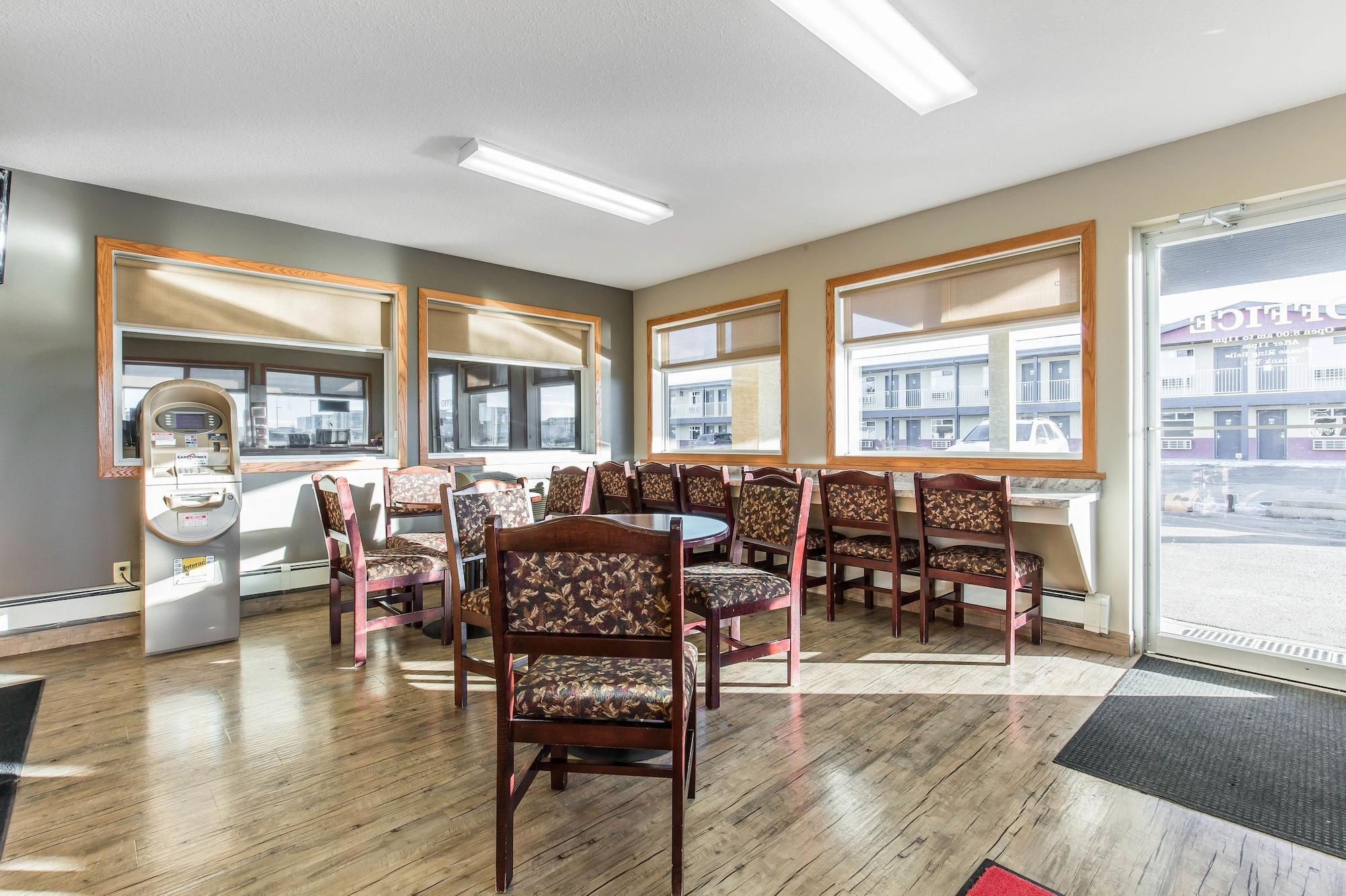 Vista Lobby Empire Inn & Suites