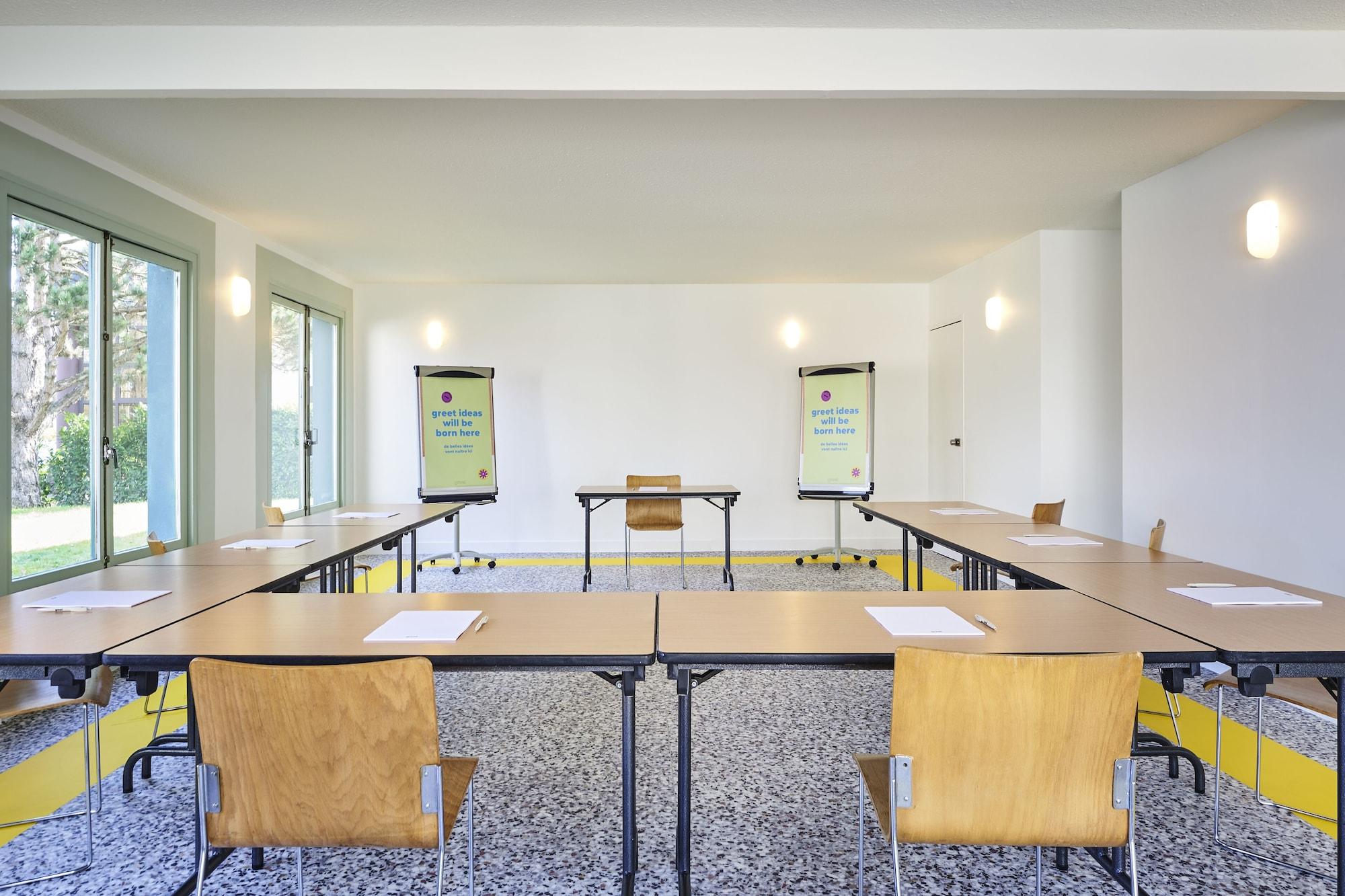 Sala de Reuniones greet Hotel Versailles - Voisins Le Bretonneux