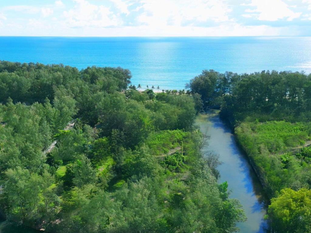 Playa Laya Suites & Residences