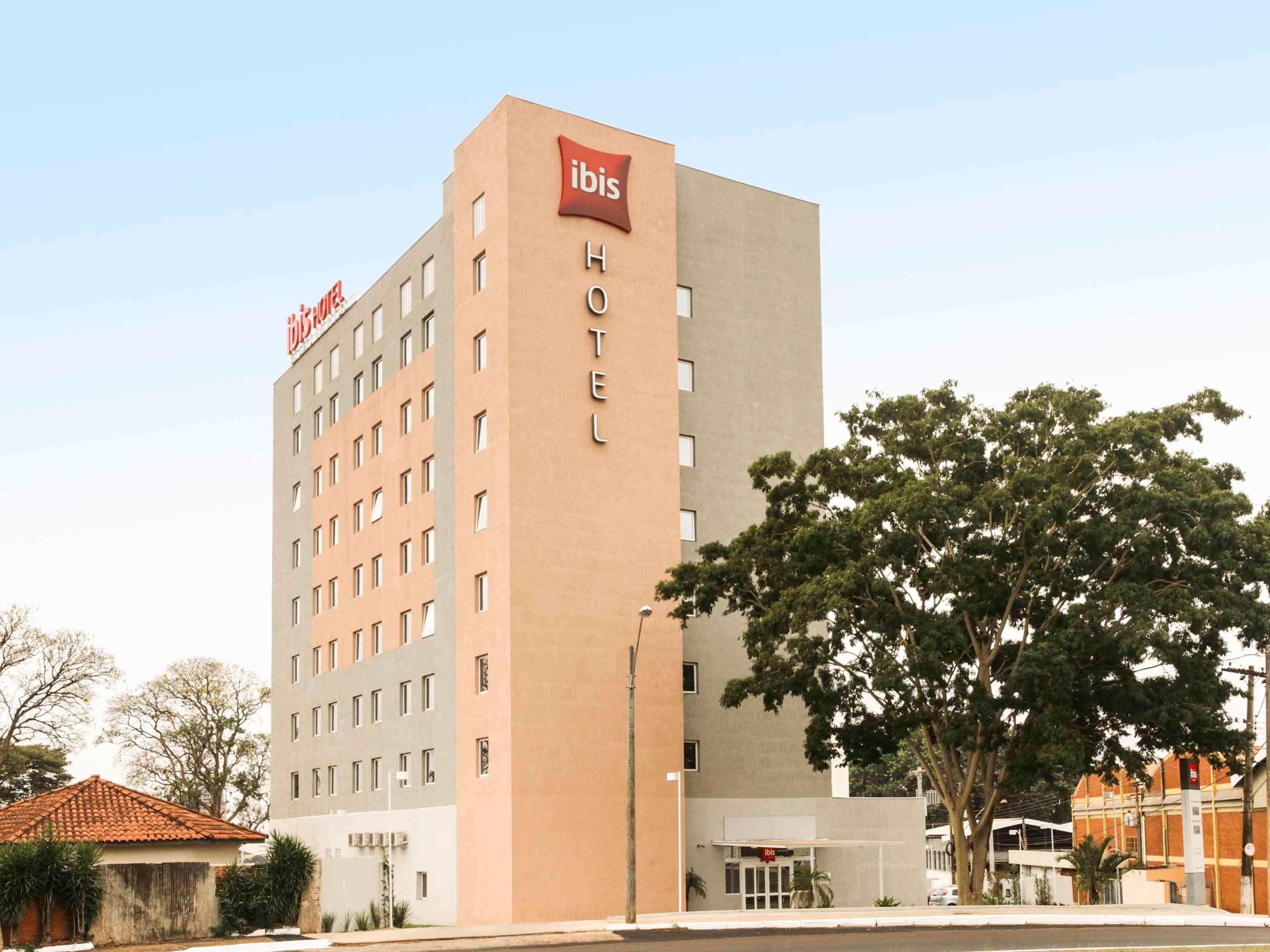 Vista Exterior ibis Sertaozinho