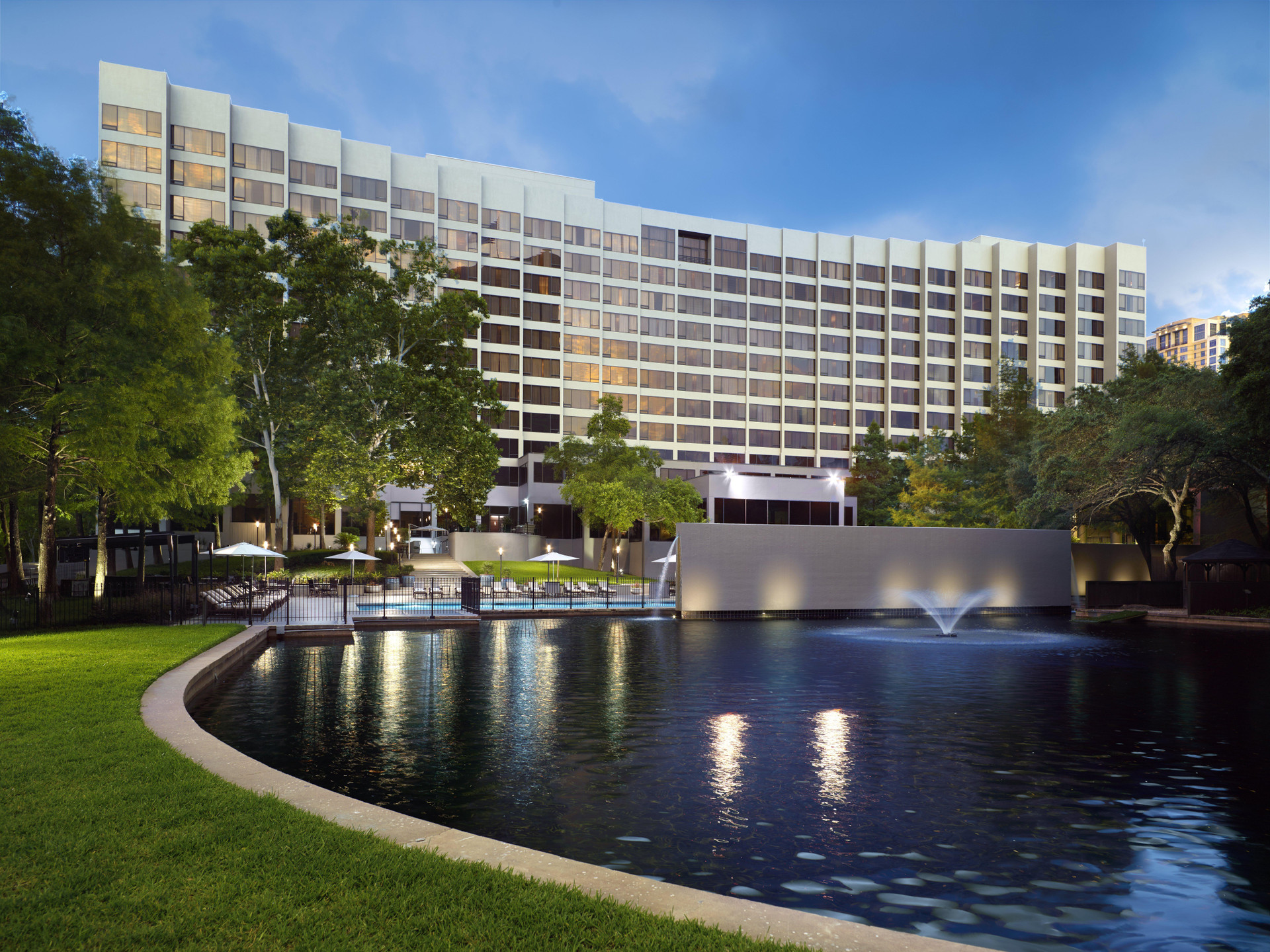 Vista Exterior Omni Houston Hotel