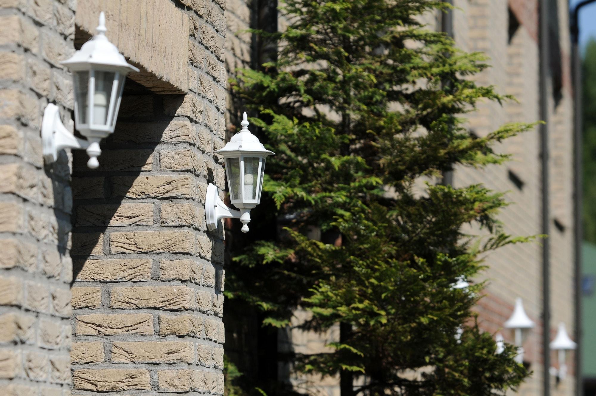 Vista Exterior Amicus Hotel