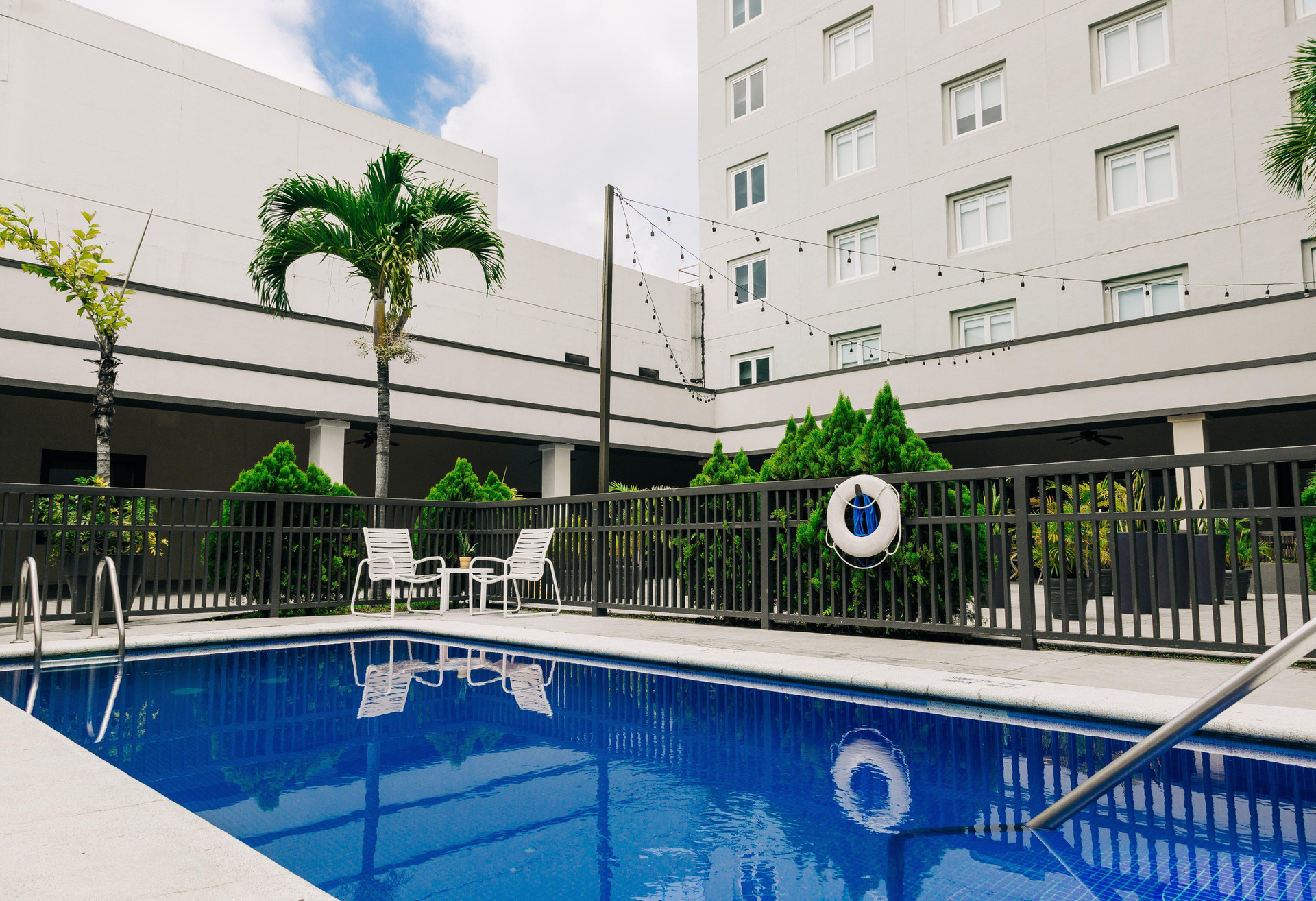 Pool view Holiday Inn San Salvador