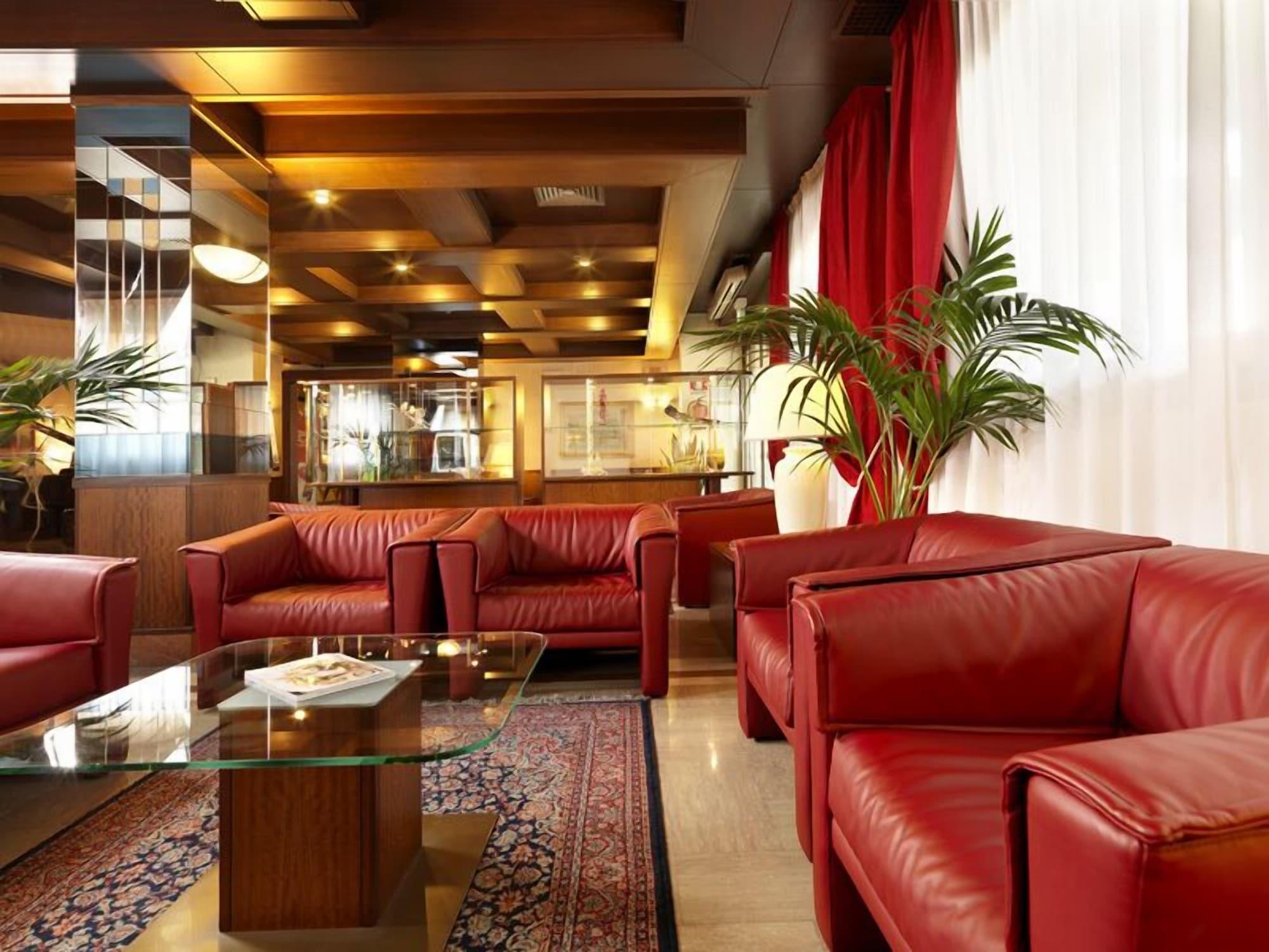 Vista Lobby Hotel Al Pino Verde