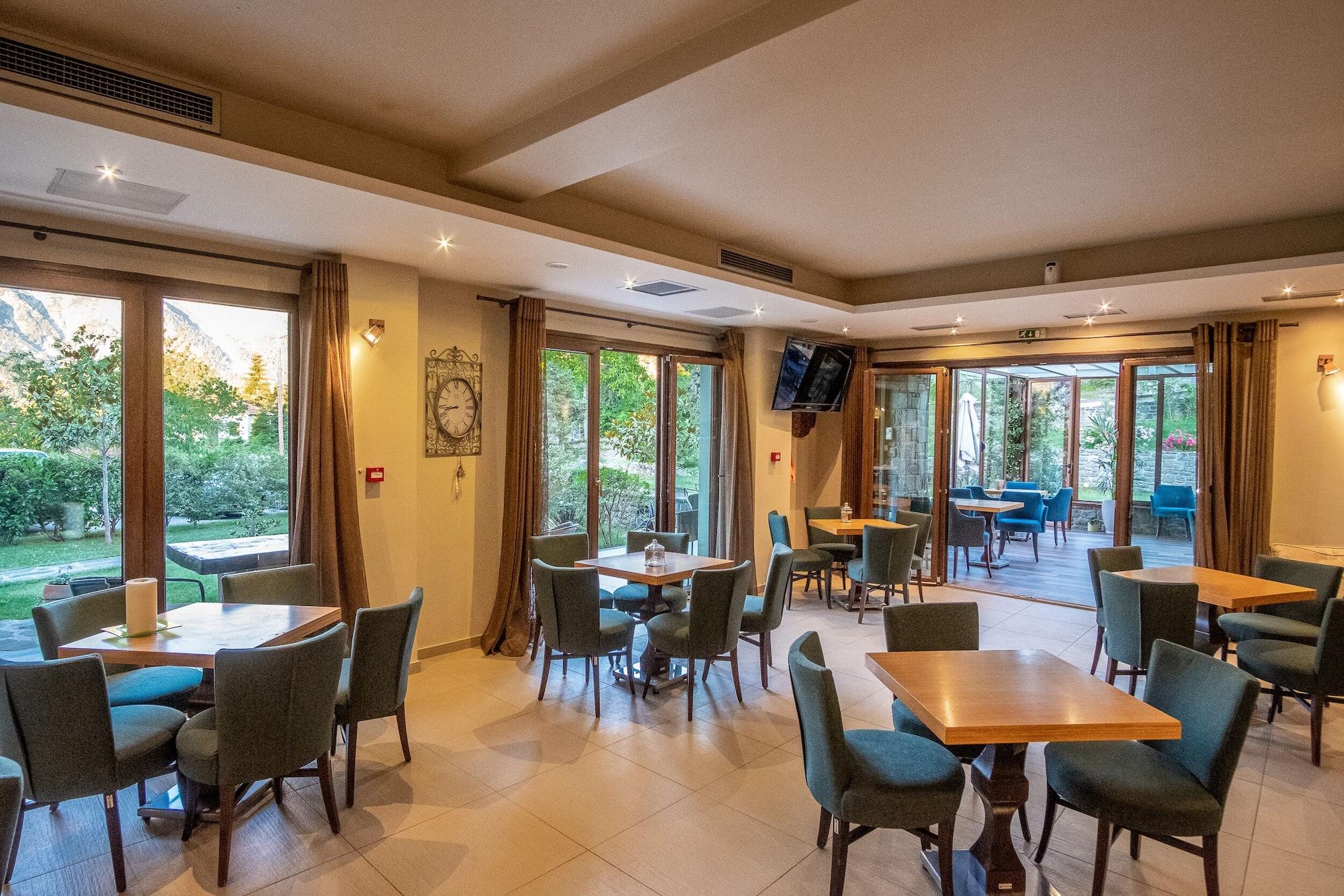 Restaurant Anavasi Mountain Resort