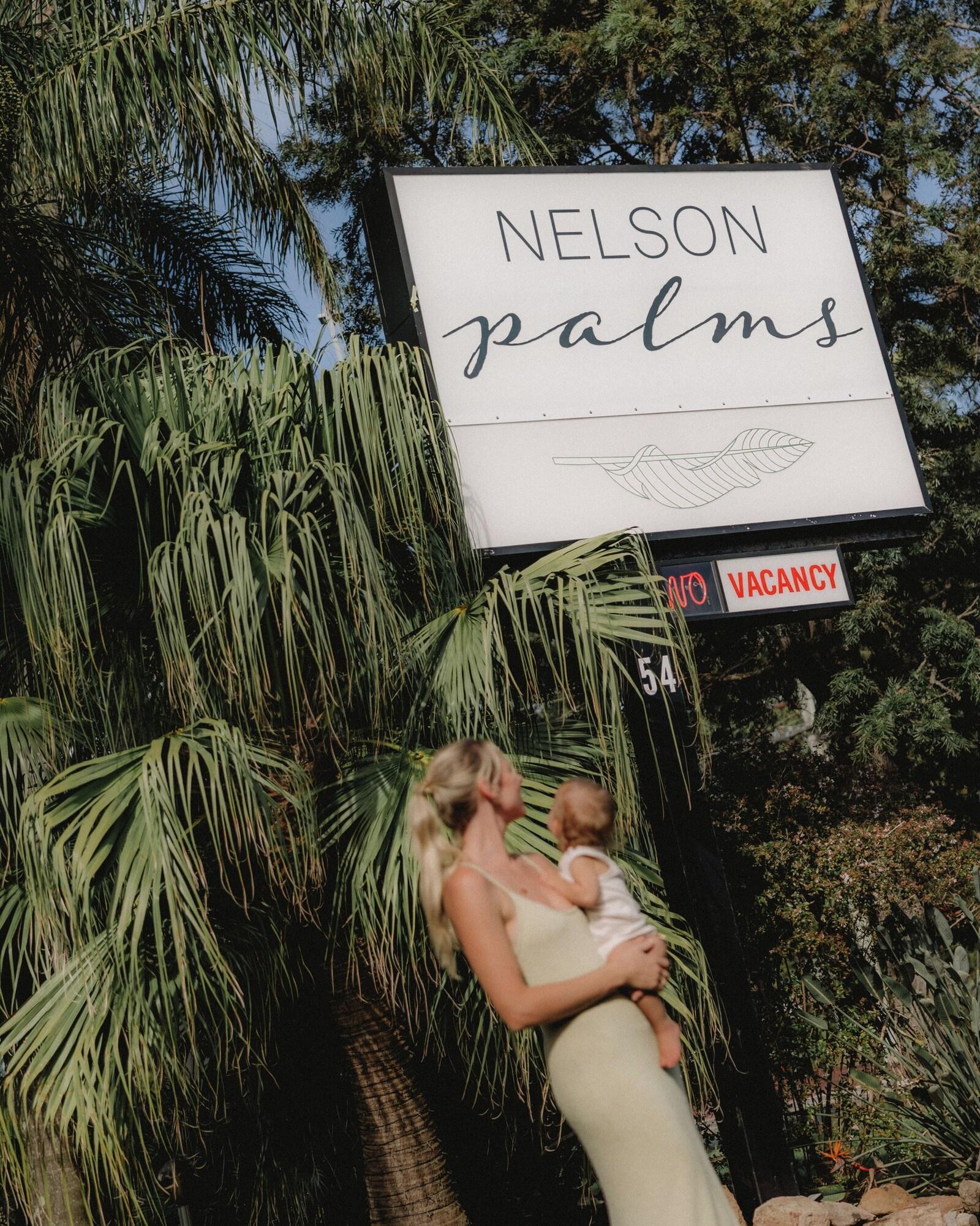 Varios Nelson Palms Motel