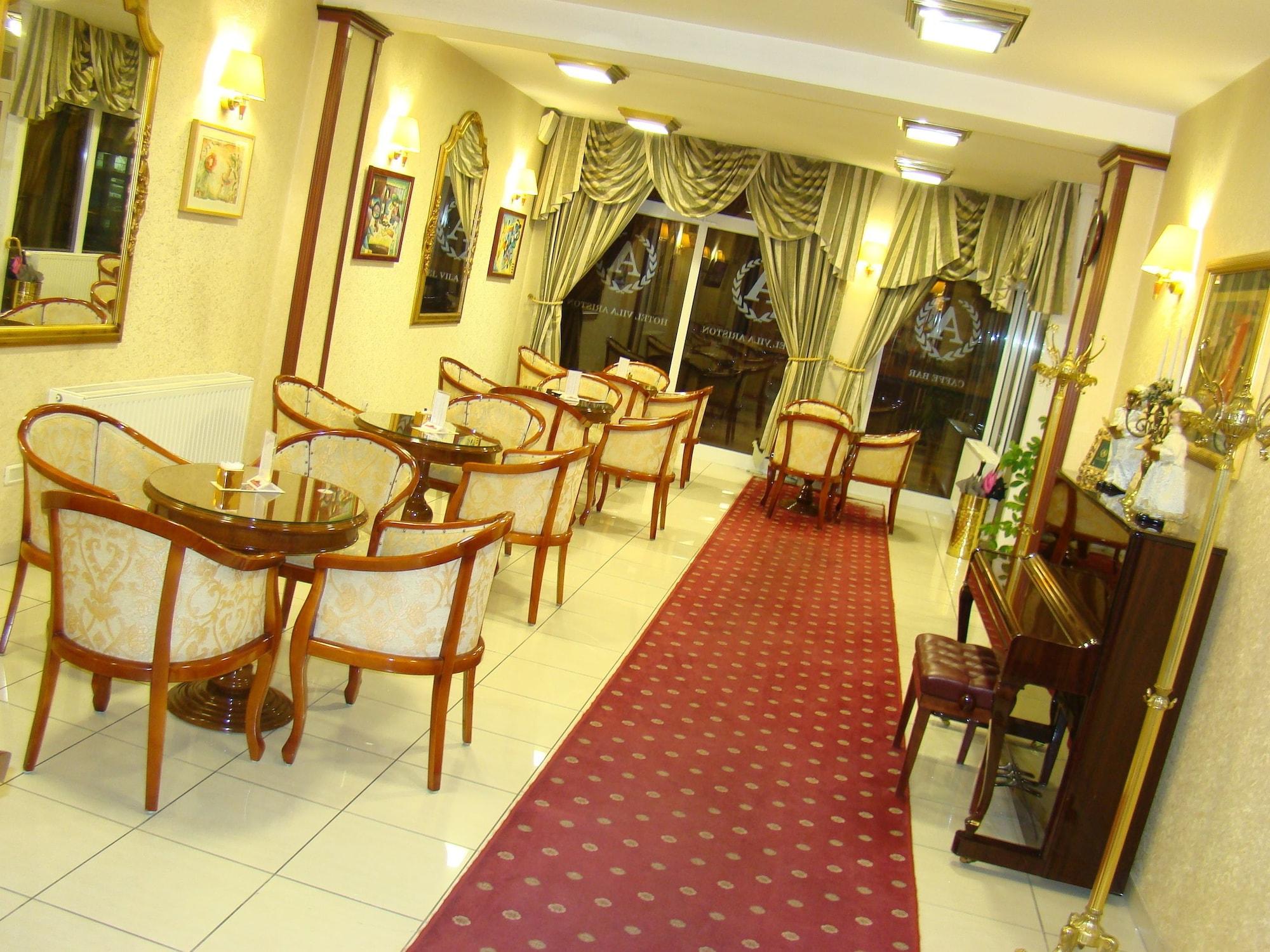 Vista Lobby Hotel Vila Ariston