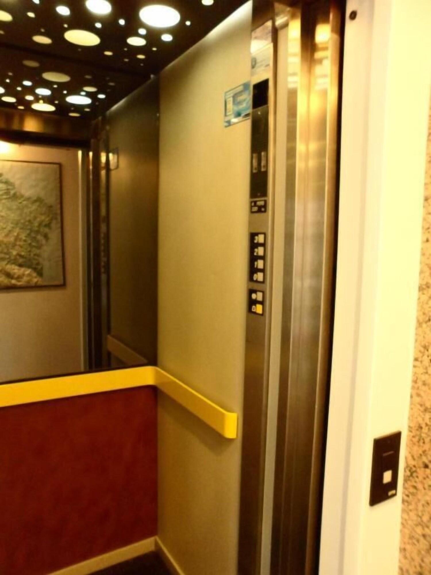 Comodidades del Alojamiento Hotel B-Nor