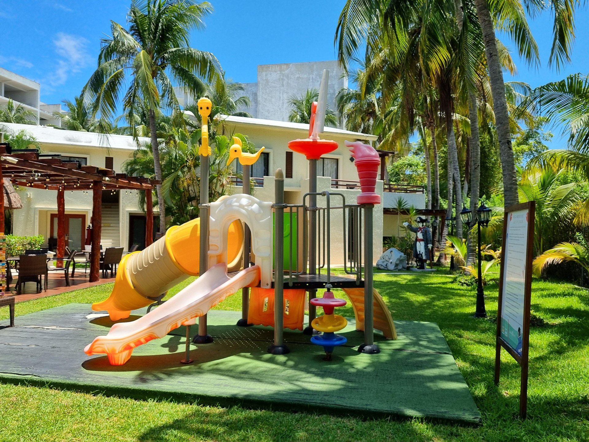 Área de juegos para niños Laguna Suites Golf & Spa