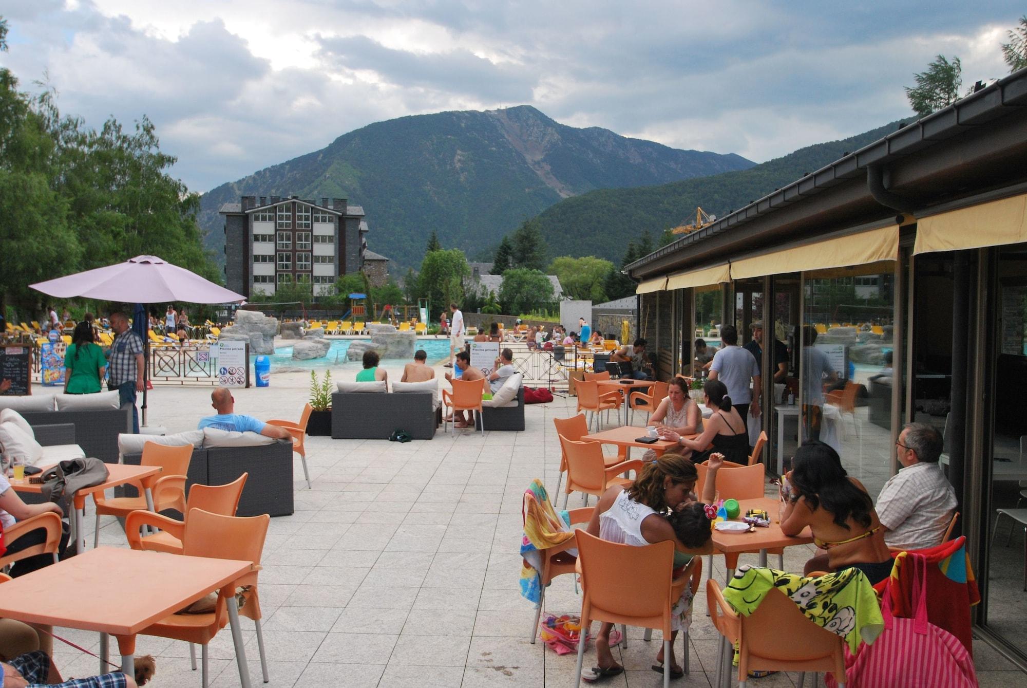 Bar/Salón Apartaments Giberga