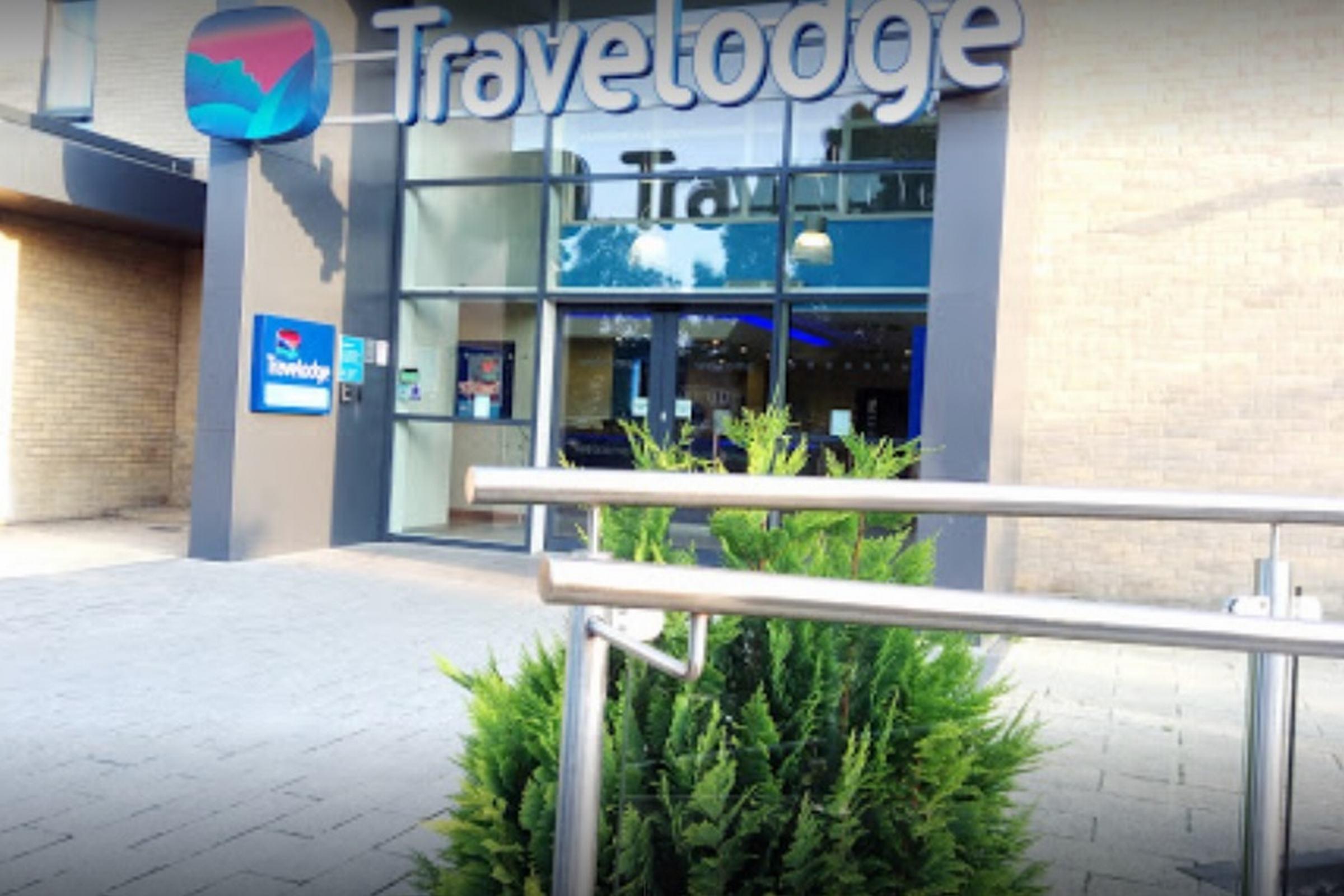 Vista Lobby Travelodge Cambridge Newmarket Road