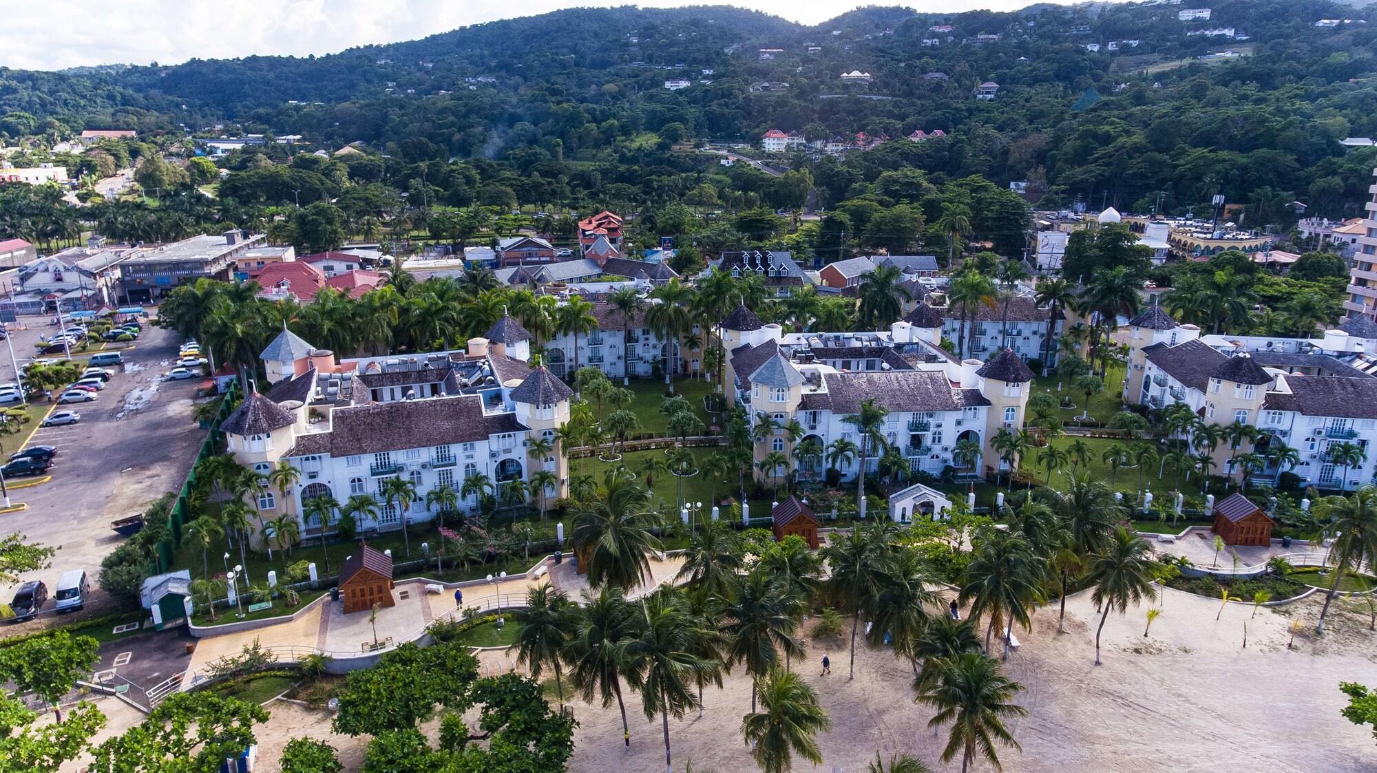 Vista Exterior Sunkissed Suites at Sandcastles