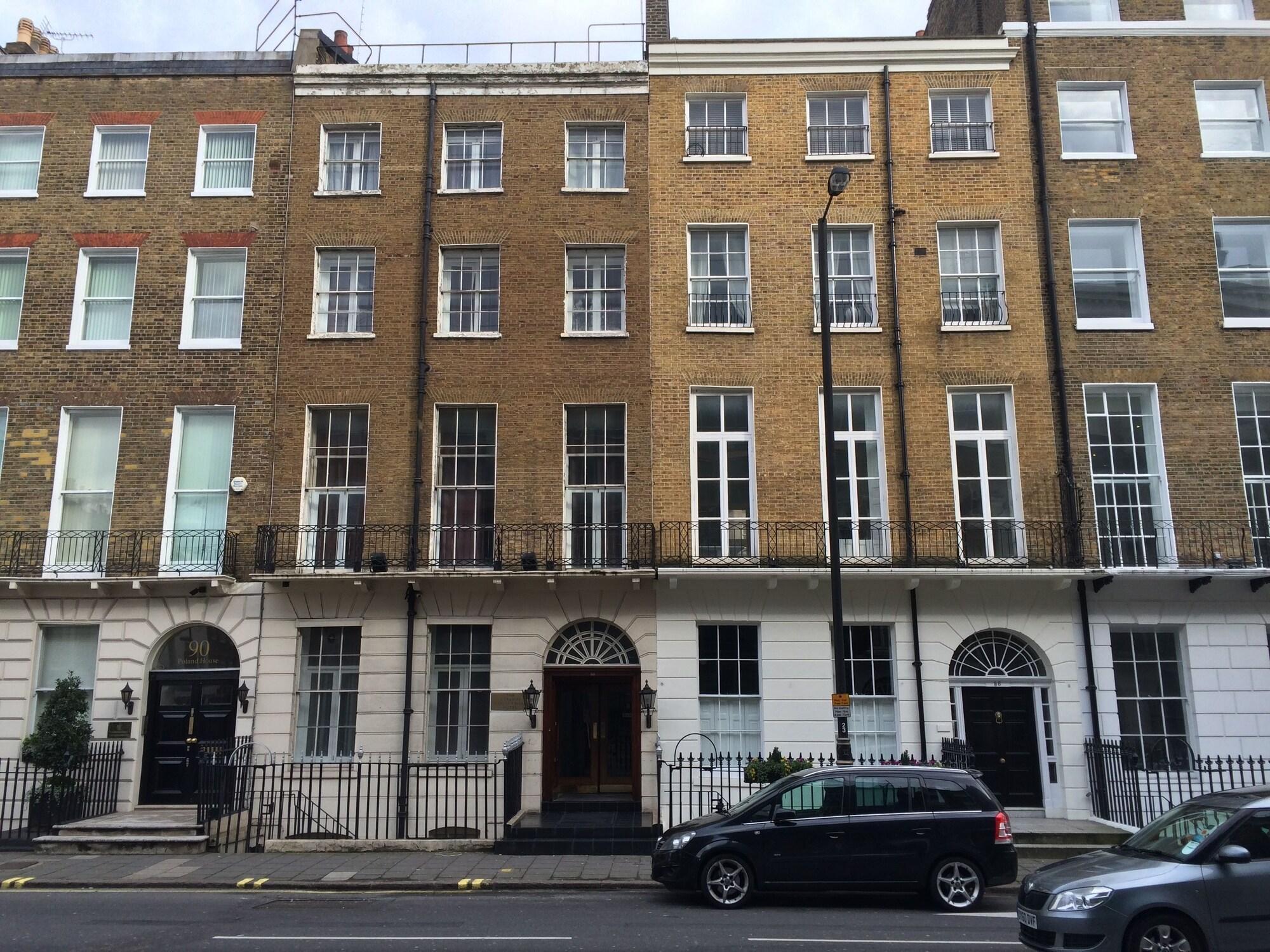 Vista Exterior London Continental Hotel