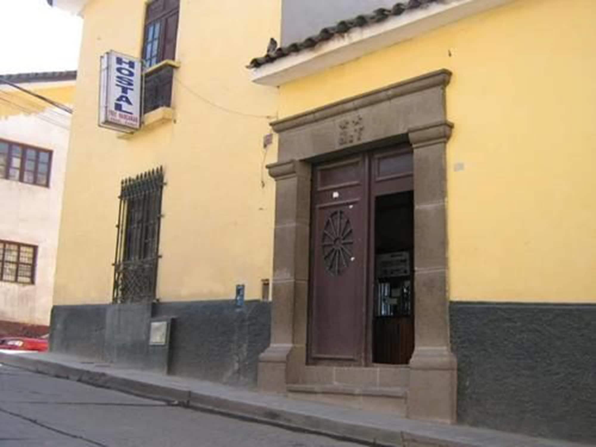Varios Hostal Tres Mascaras