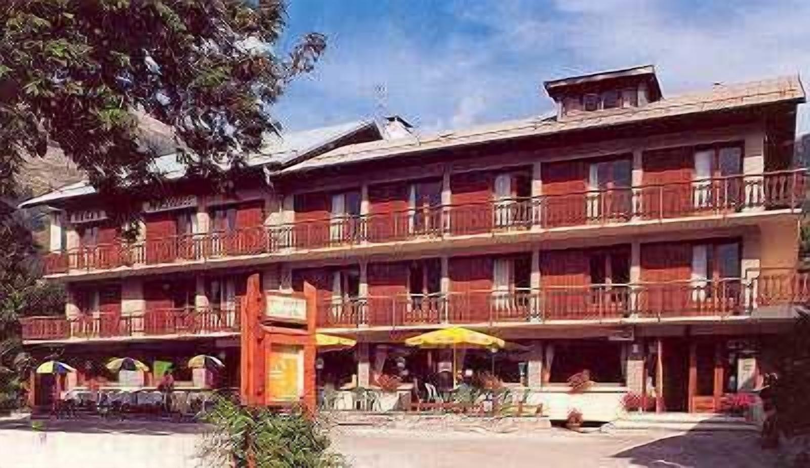 Varios Hôtel les Mottets