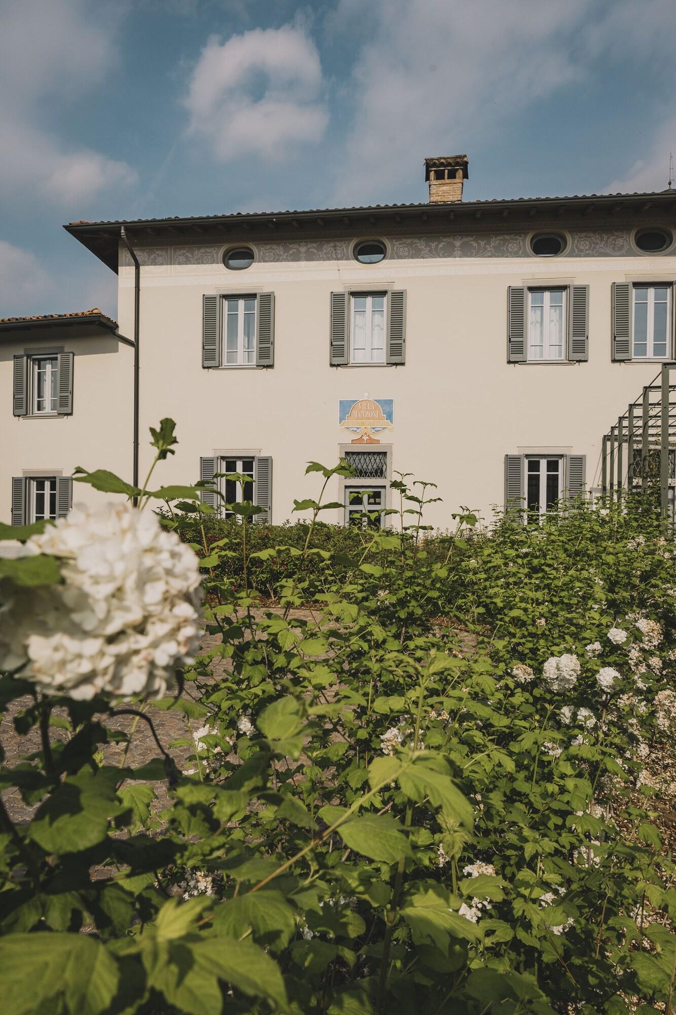 Varios Villa Manzoni