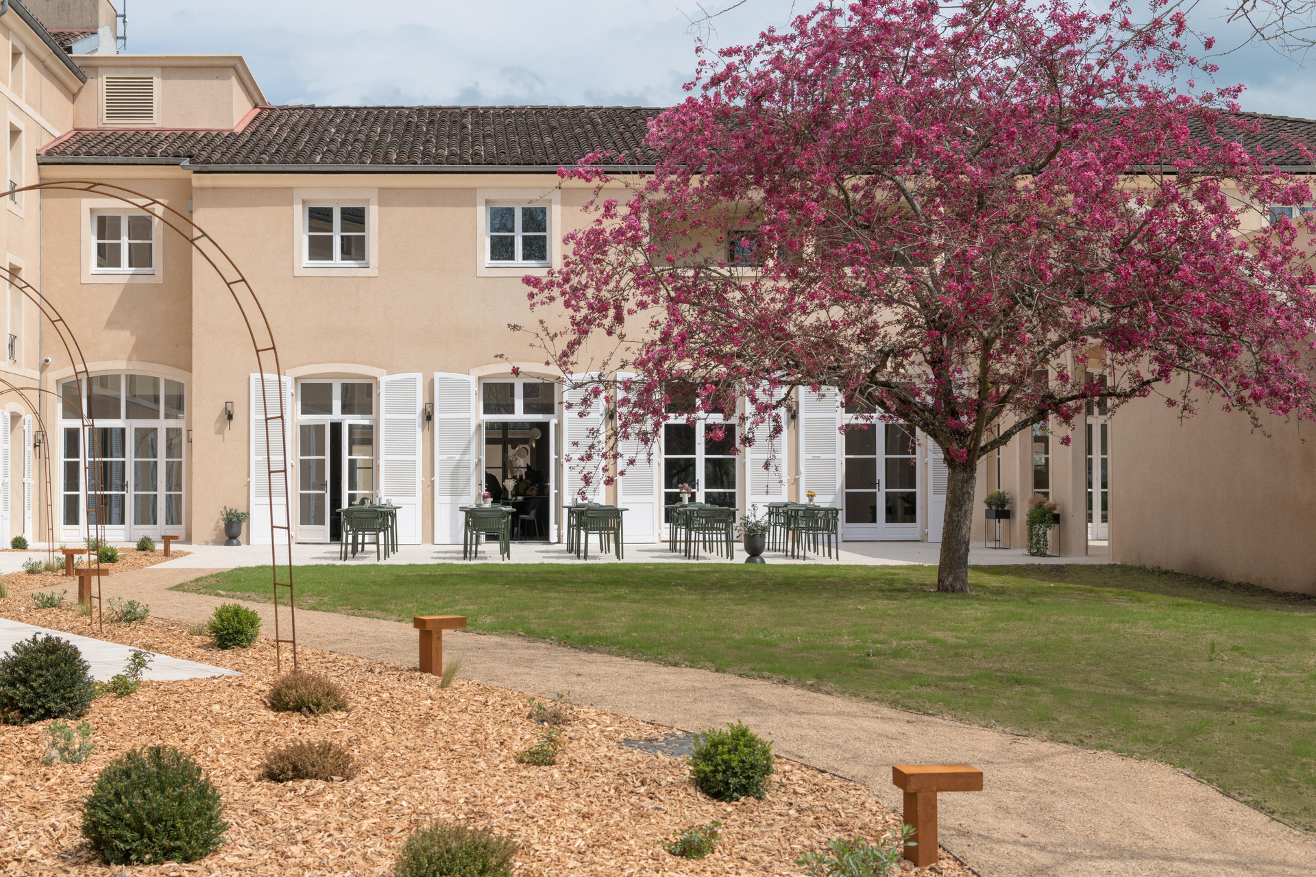 Vista Exterior Hôtel Le Prieuré