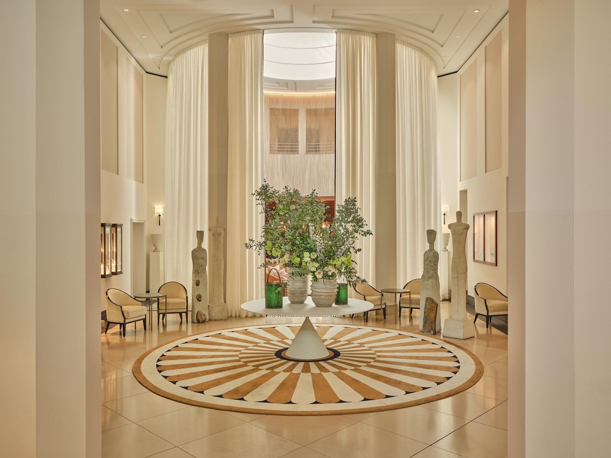 Vista Lobby Rocco Forte The Charles Hotel