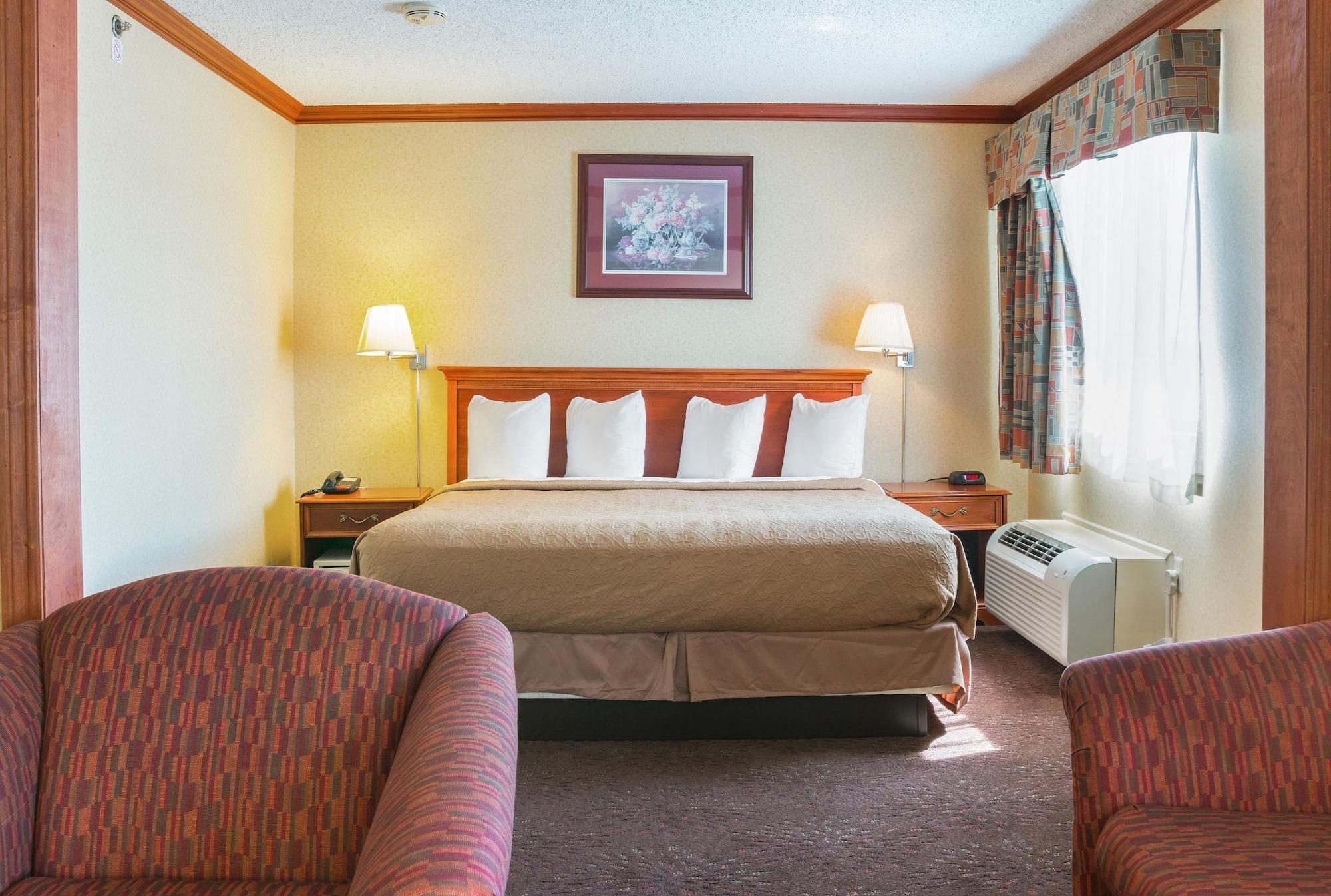 Habitación Quality Inn & Suites Detroit Metro Airport
