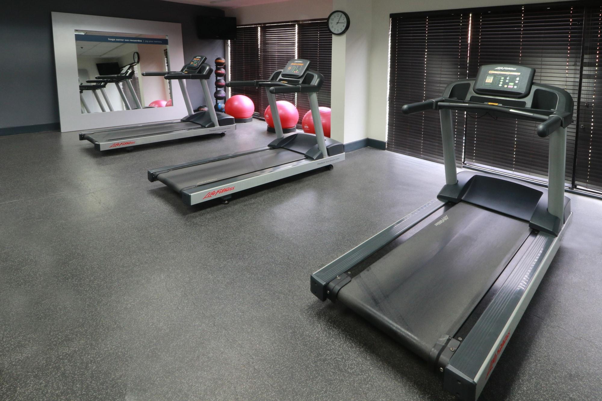 Gimnasio Hampton Inn by Hilton Monterrey-Airport