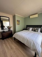 Alquiler Vacacional - Charming 2-bedroom townhome with WiFi, AC in wonderful Pretoria