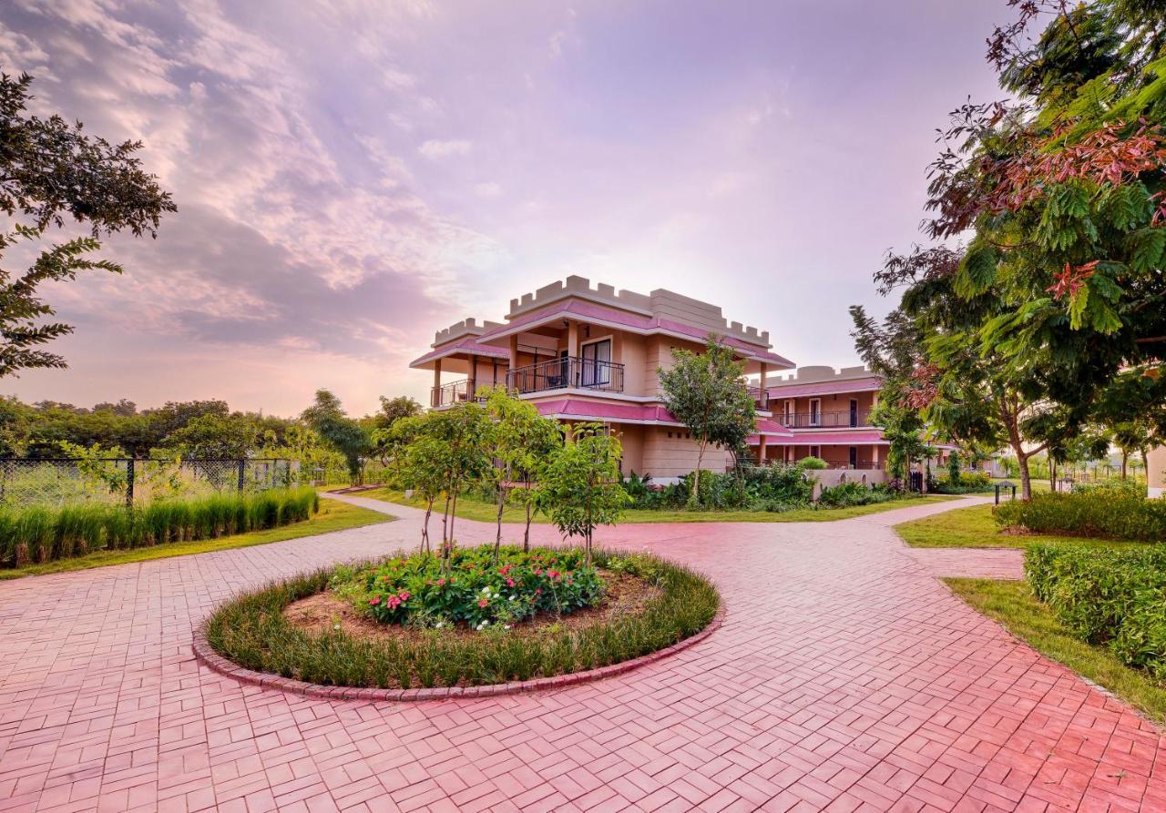 Vista Exterior Sterling Kanha