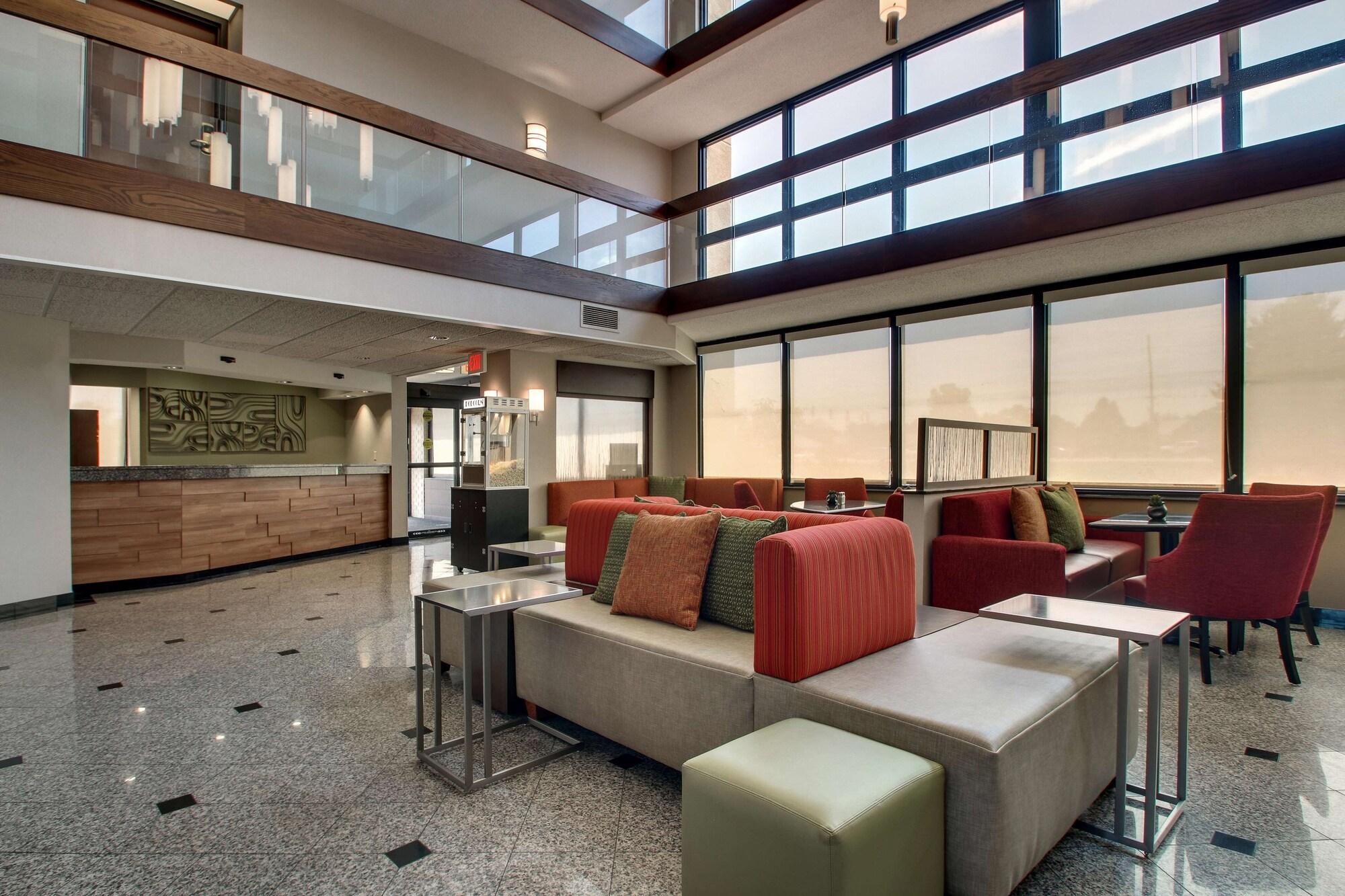 Vista Lobby Drury Inn & Suites Evansville East