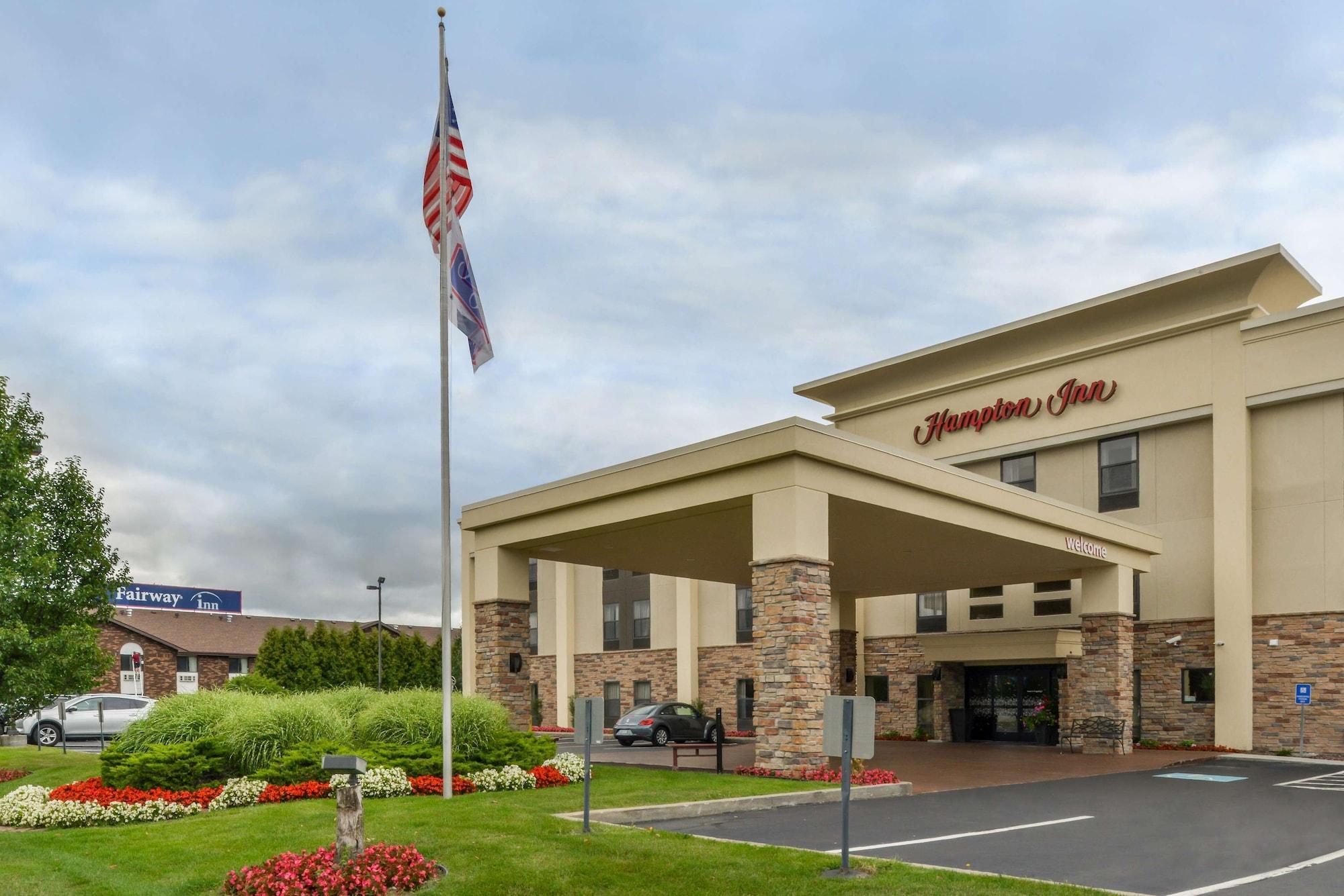 Vista Exterior Hampton Inn Elkhart IN