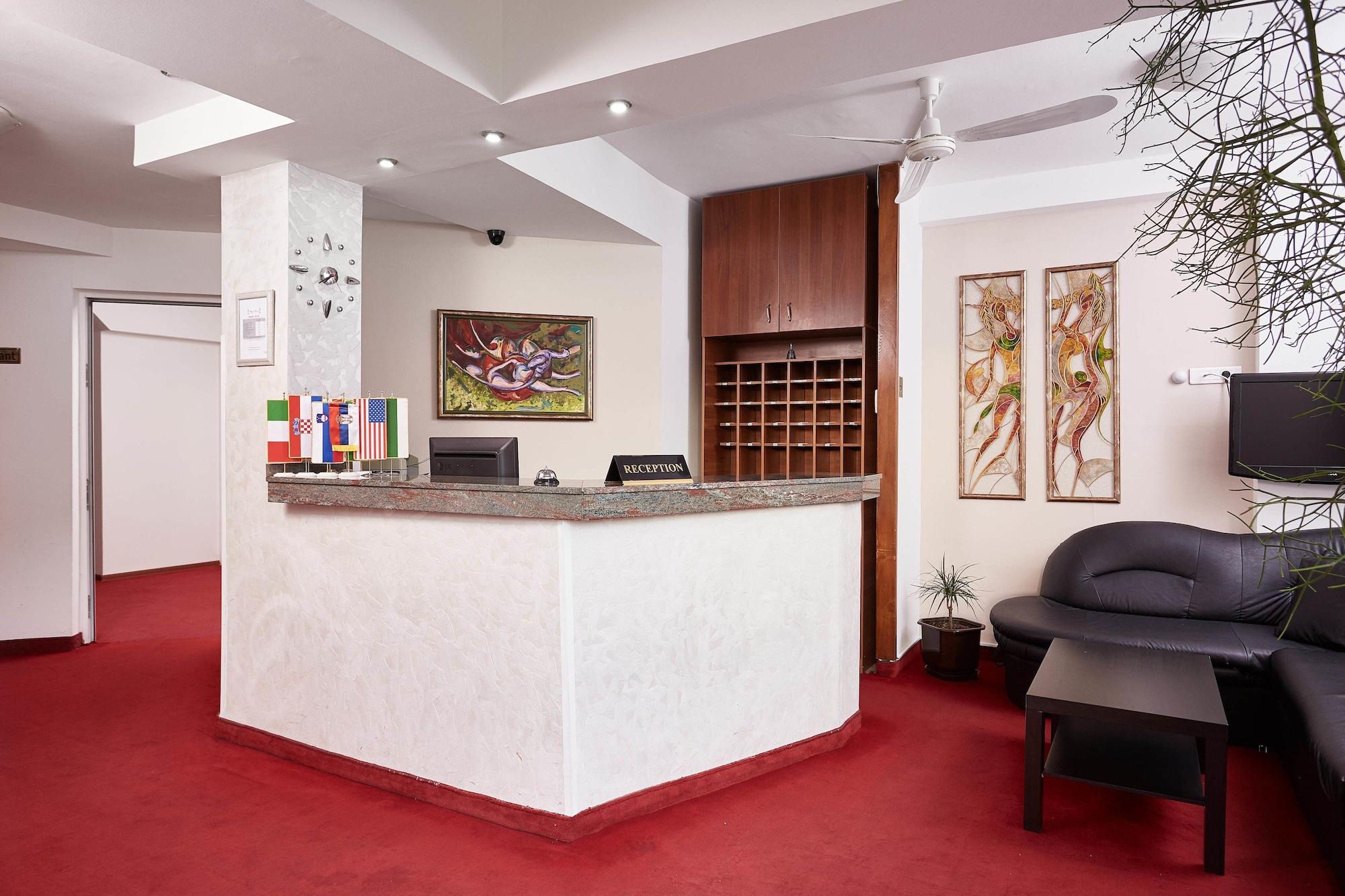 Vista Lobby Hotel Victoria