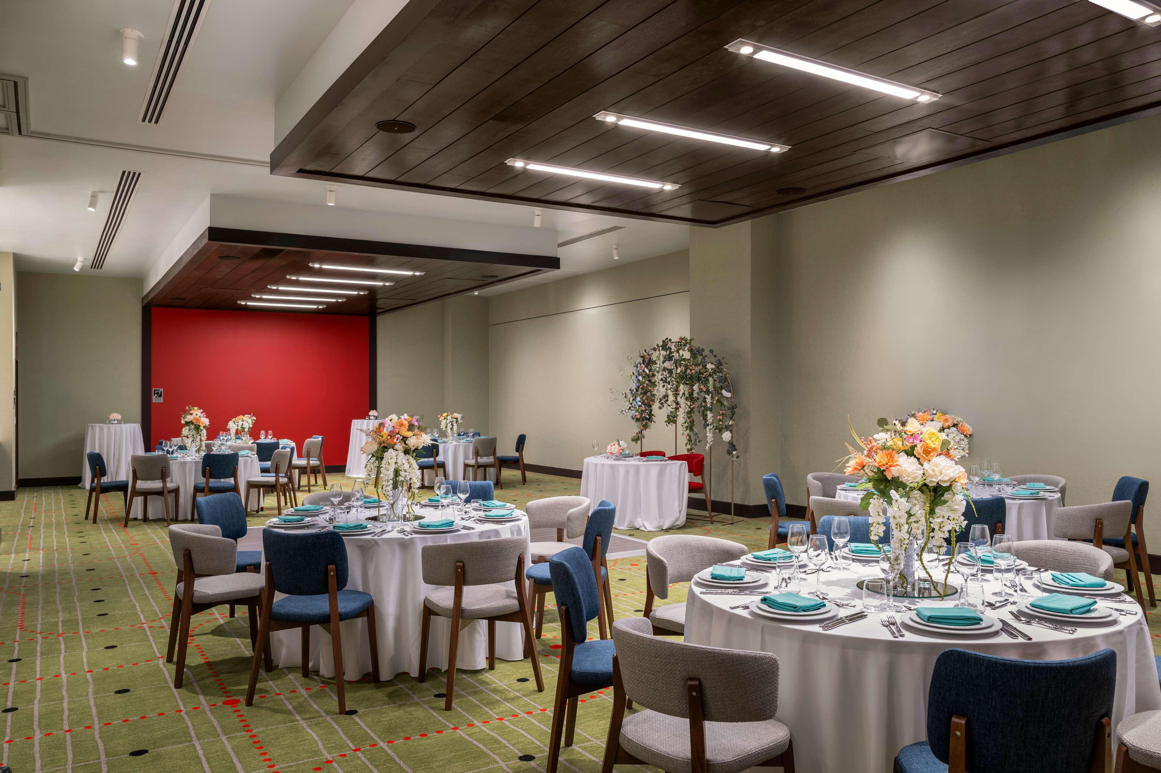 Vista Lobby Hilton Buena Park Anaheim