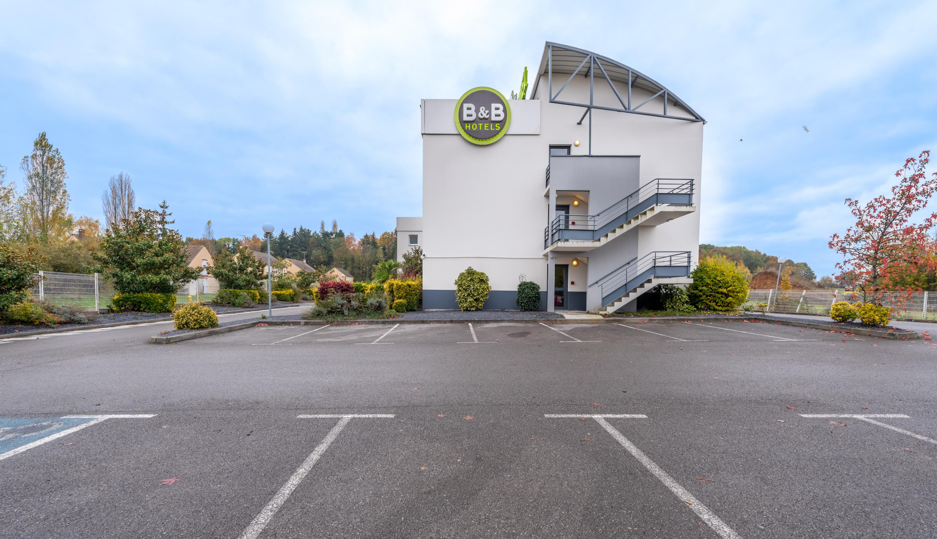 Vista Exterior B&B HOTEL Beauvais
