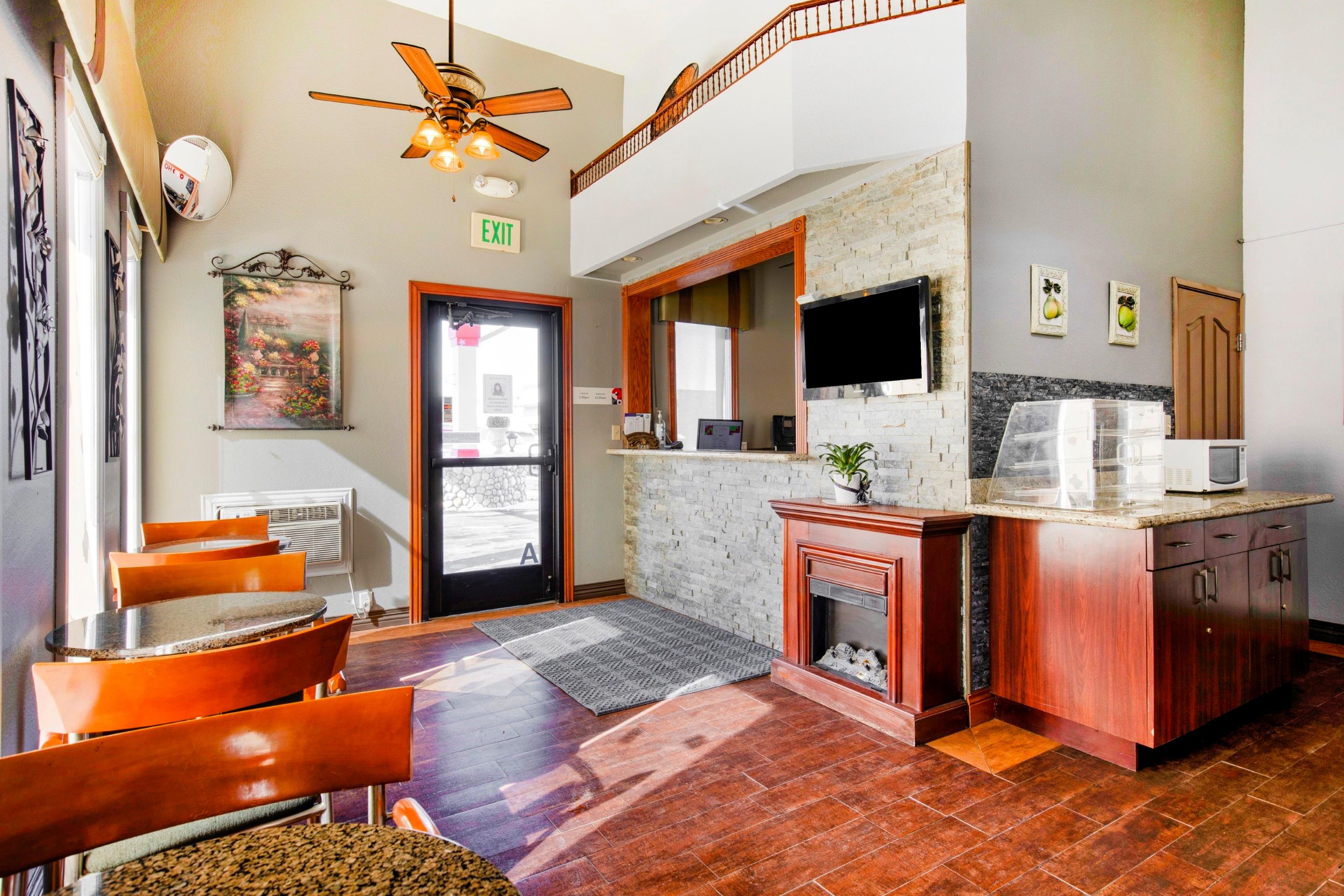 Vista Lobby Rockview Hotel Castle Rock Downtown