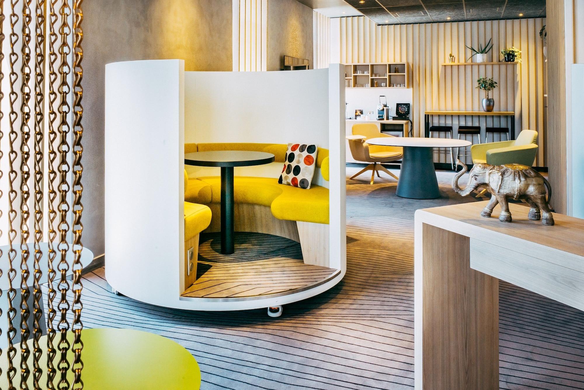 Vista Lobby Novotel Paris Coeur d'Orly Airport