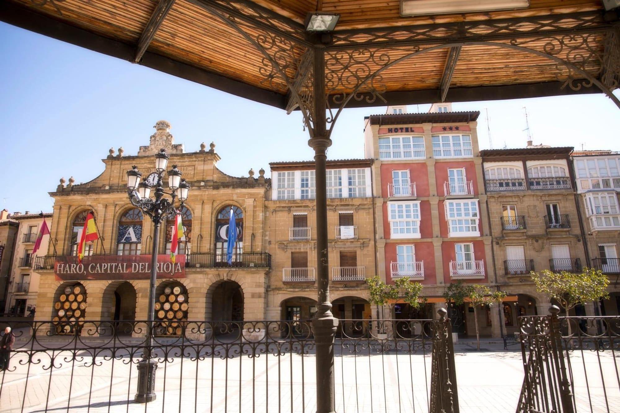 Vista Exterior Hotel Plaza de la Paz