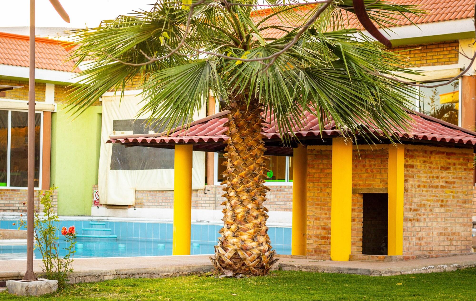 Vista Exterior Villa Jardines