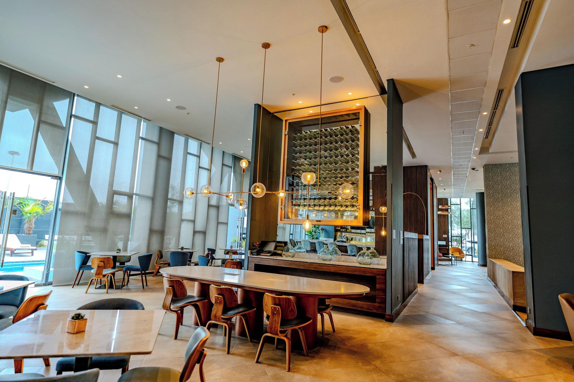 Restaurant Courtyard by Marriott Santiago Airport