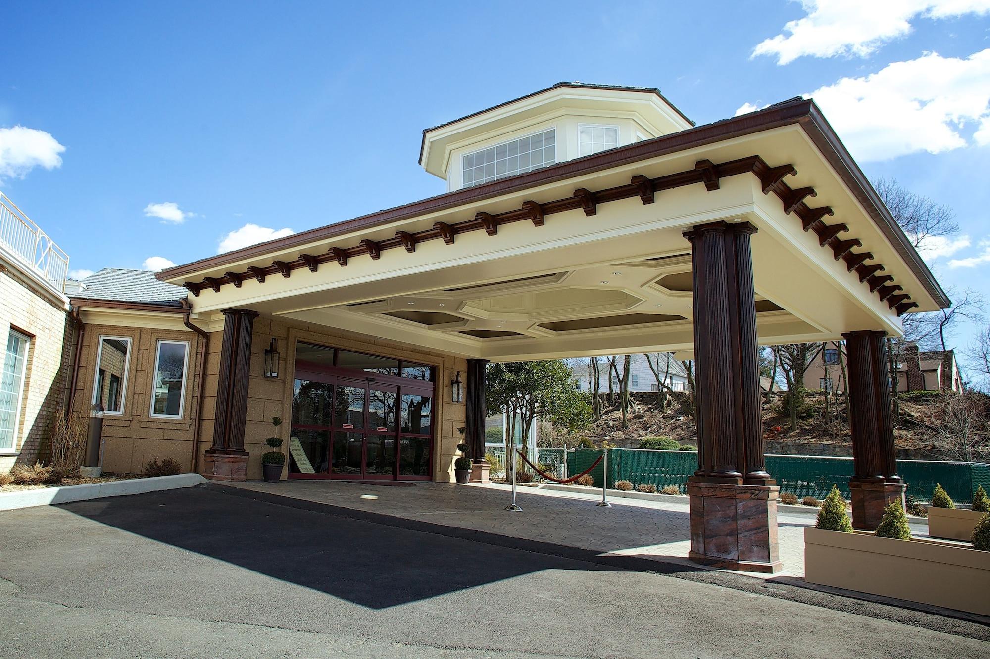 Vista Exterior Guesthouse at Norwalk Inn