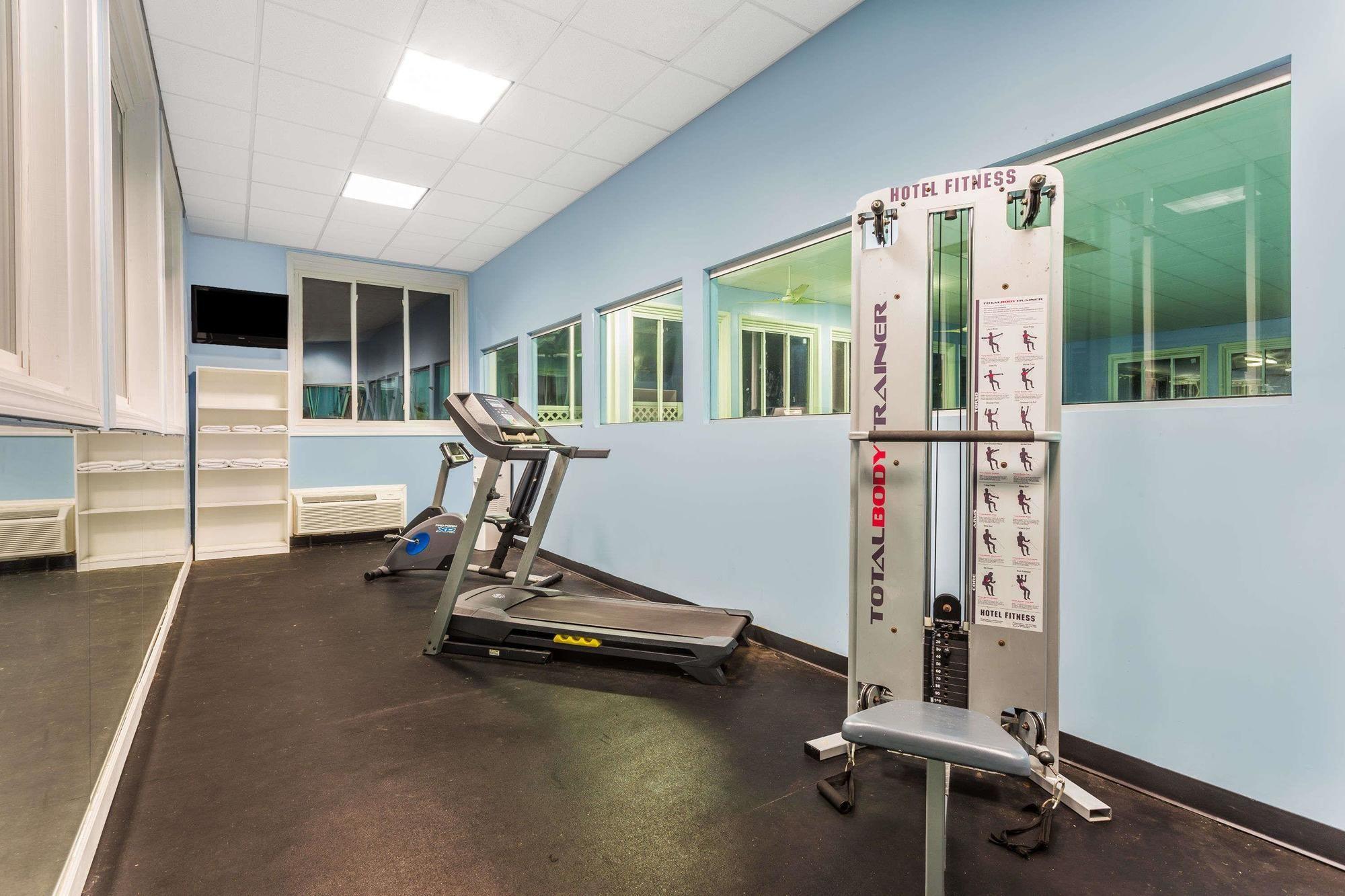 Gimnasio Baymont Inn And Suites Cornelia