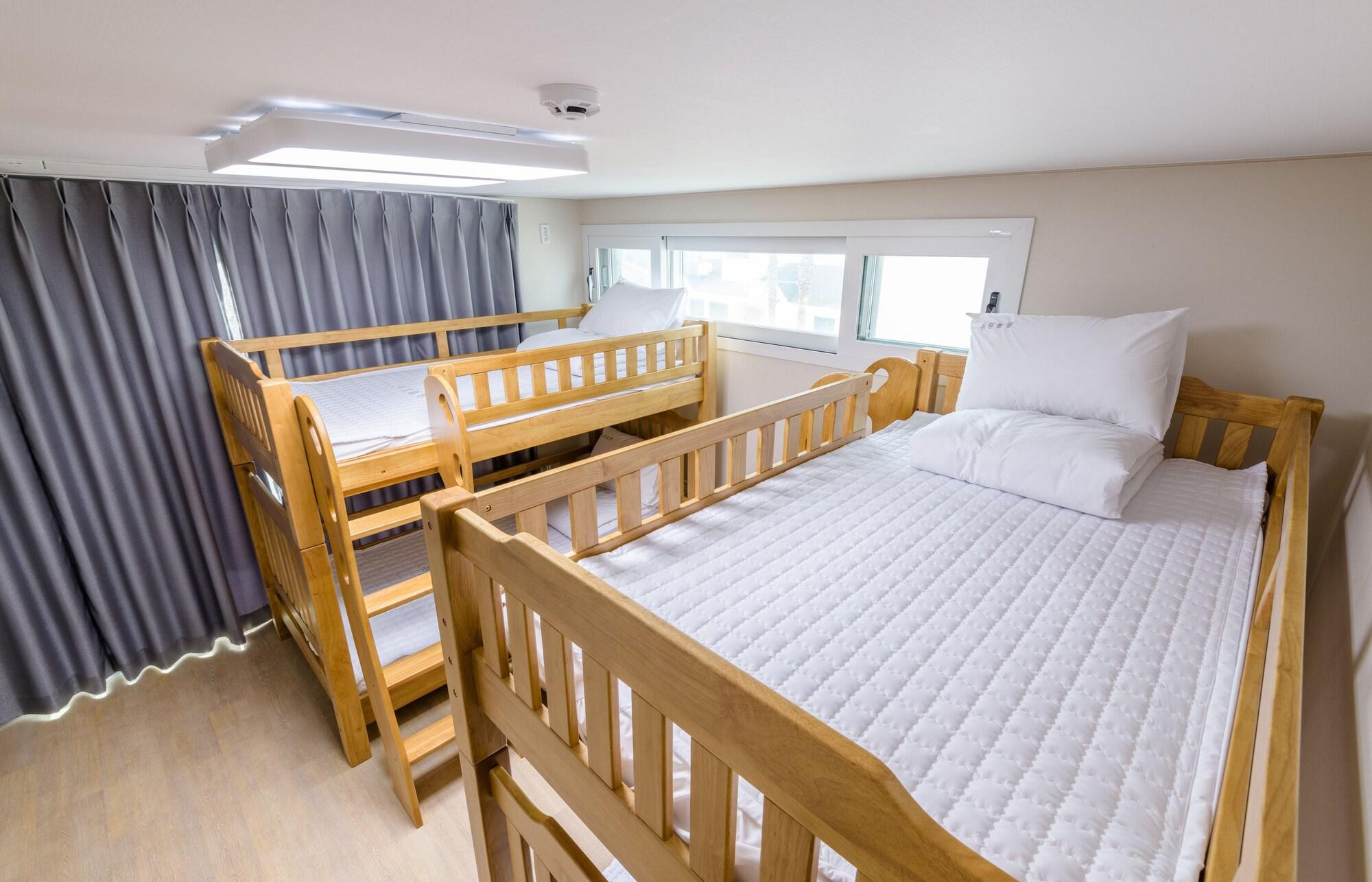 Varios Swimeong Nolmeong Guesthouse&Pension