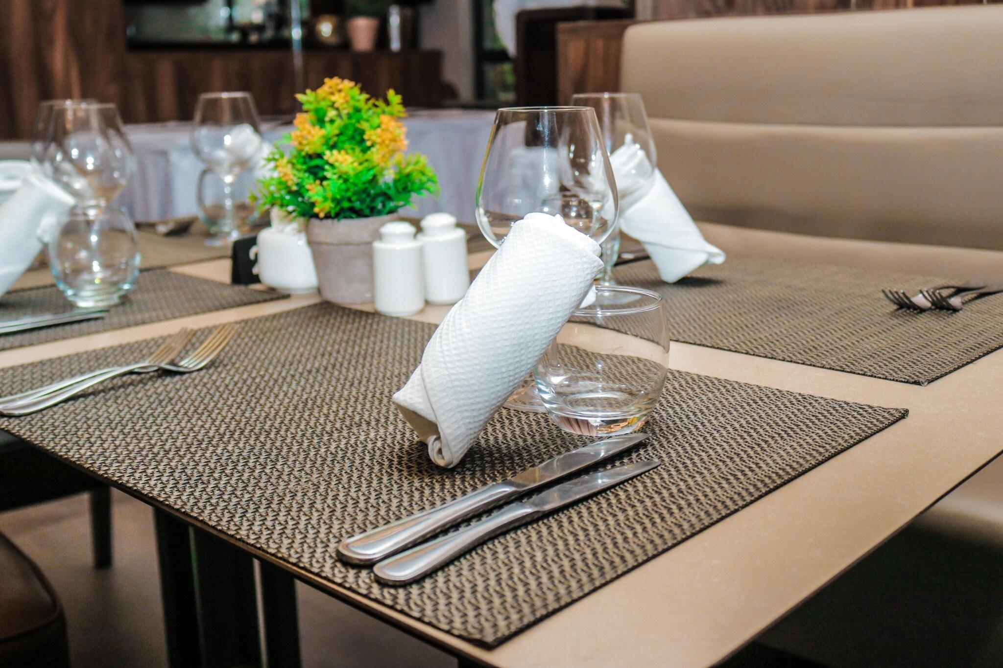 Restaurant Hotel La Falaise Bonapriso