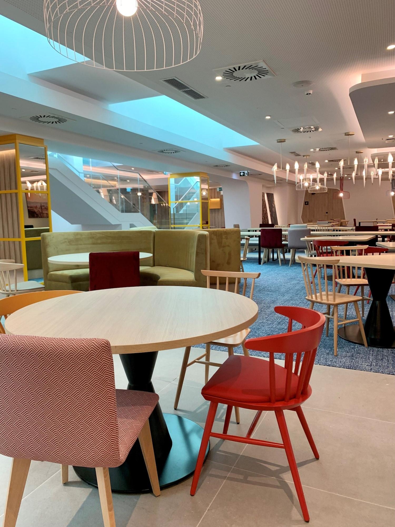 Restaurant Hampton by Hilton Barcelona Fira Gran Via