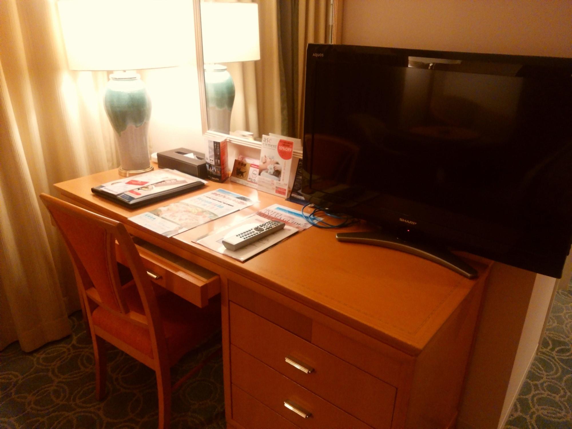 Set de Habitación JR Hotel Clement Tokushima