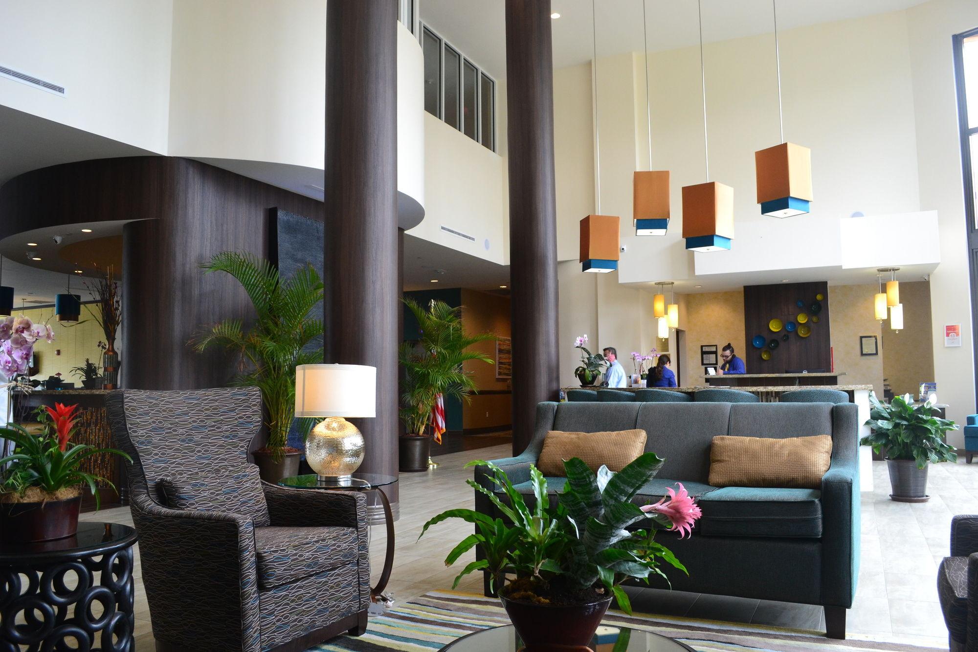 Vista Lobby Best Western Plus Kendall Airport Hotel & Suites
