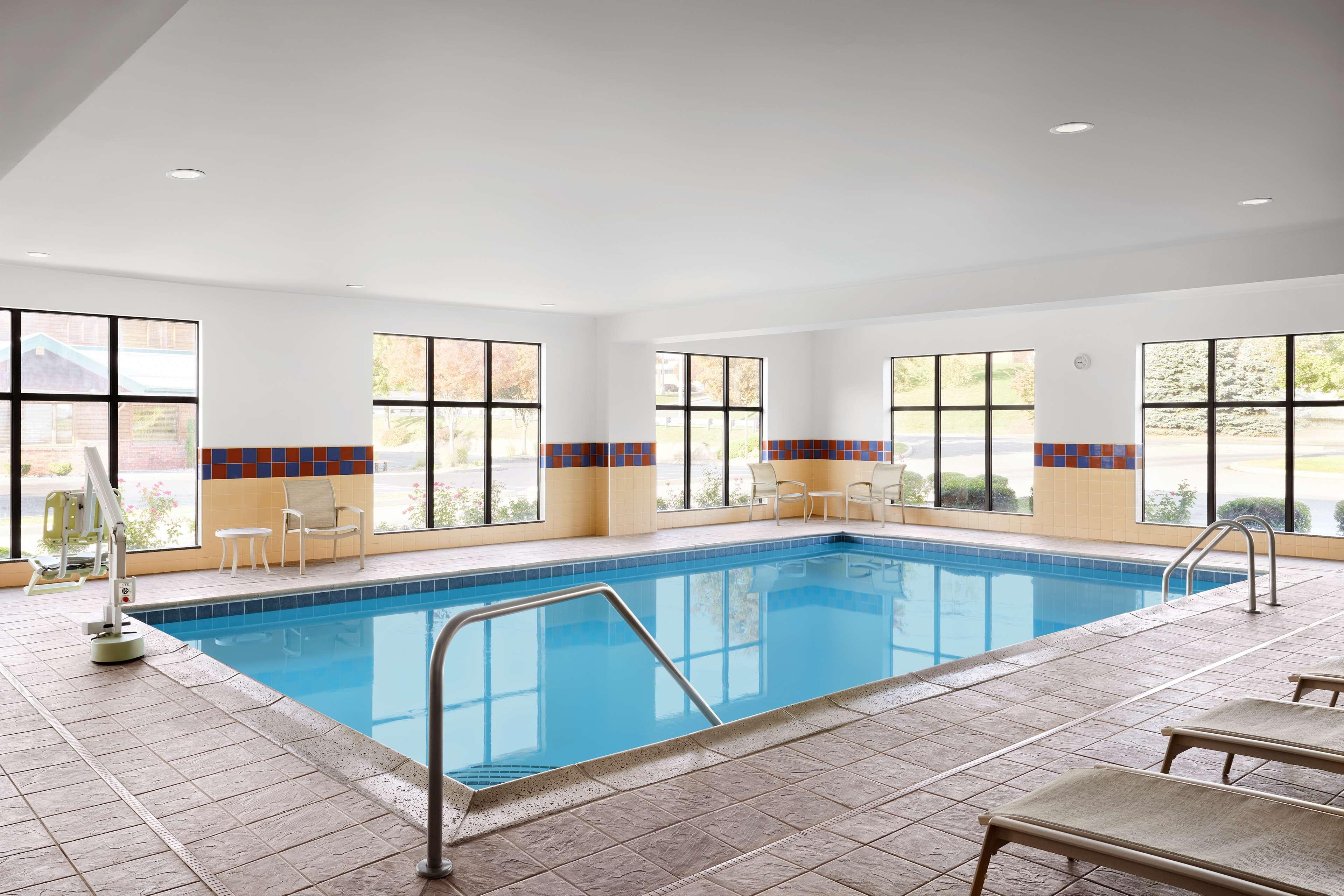 Vista Piscina Hampton Inn & Suites New Haven - South - West Haven
