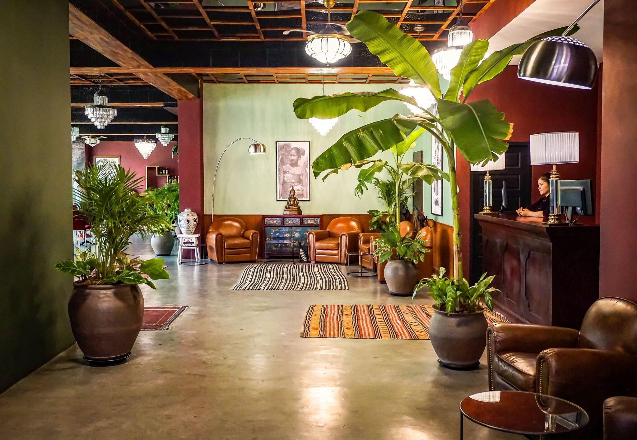 Vista Lobby Lao Poet Hotel