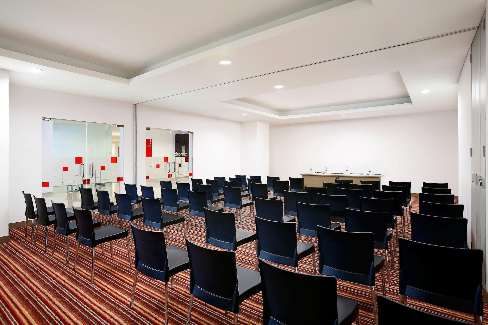 Sala de Reuniones Amaris Hotel Seasons City