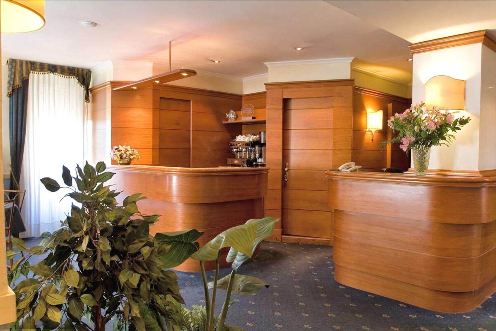 Vista Lobby Hotel Laura