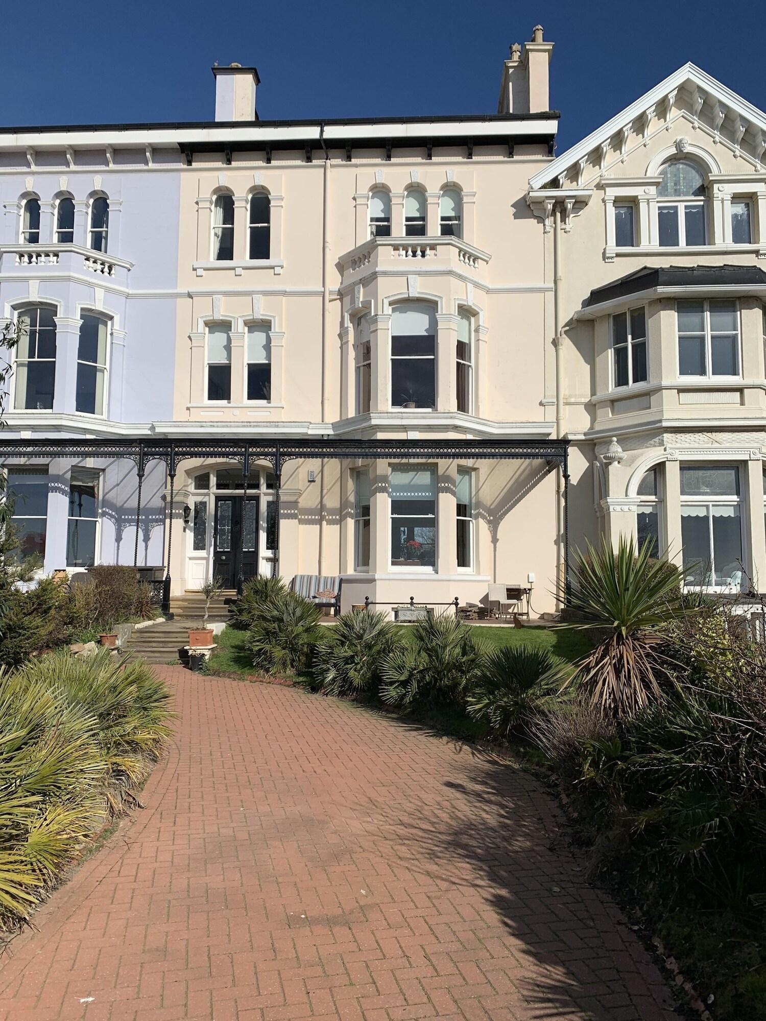 Vista Exterior Aberley House