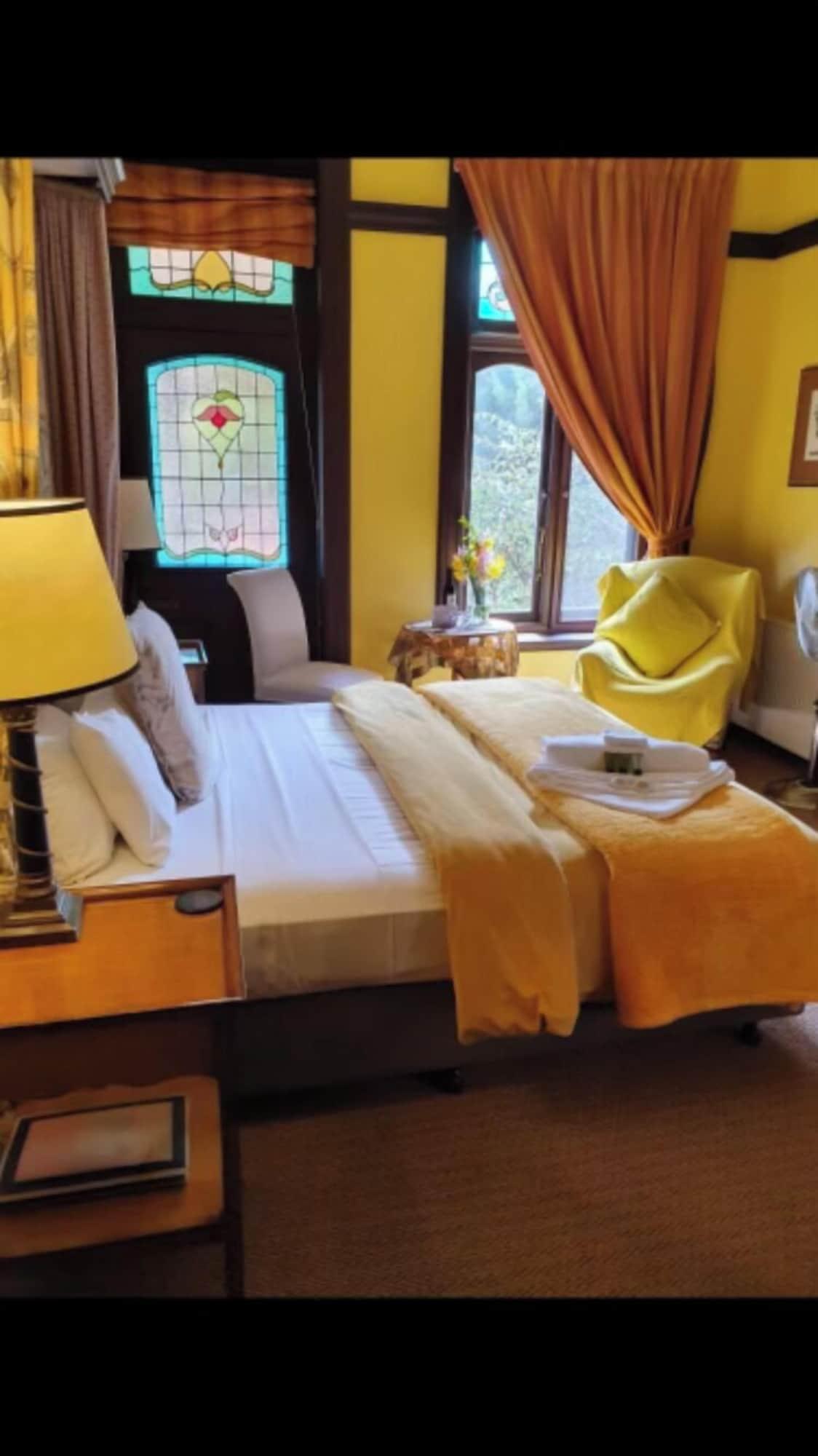 Varios The Manse