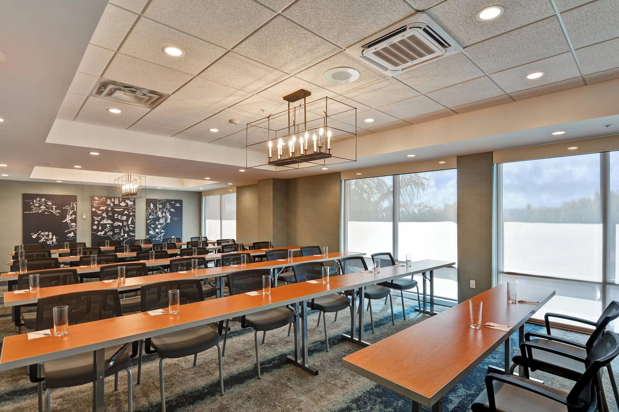 Sala de Reuniones TownePlace Suites by Marriott Miami Airport